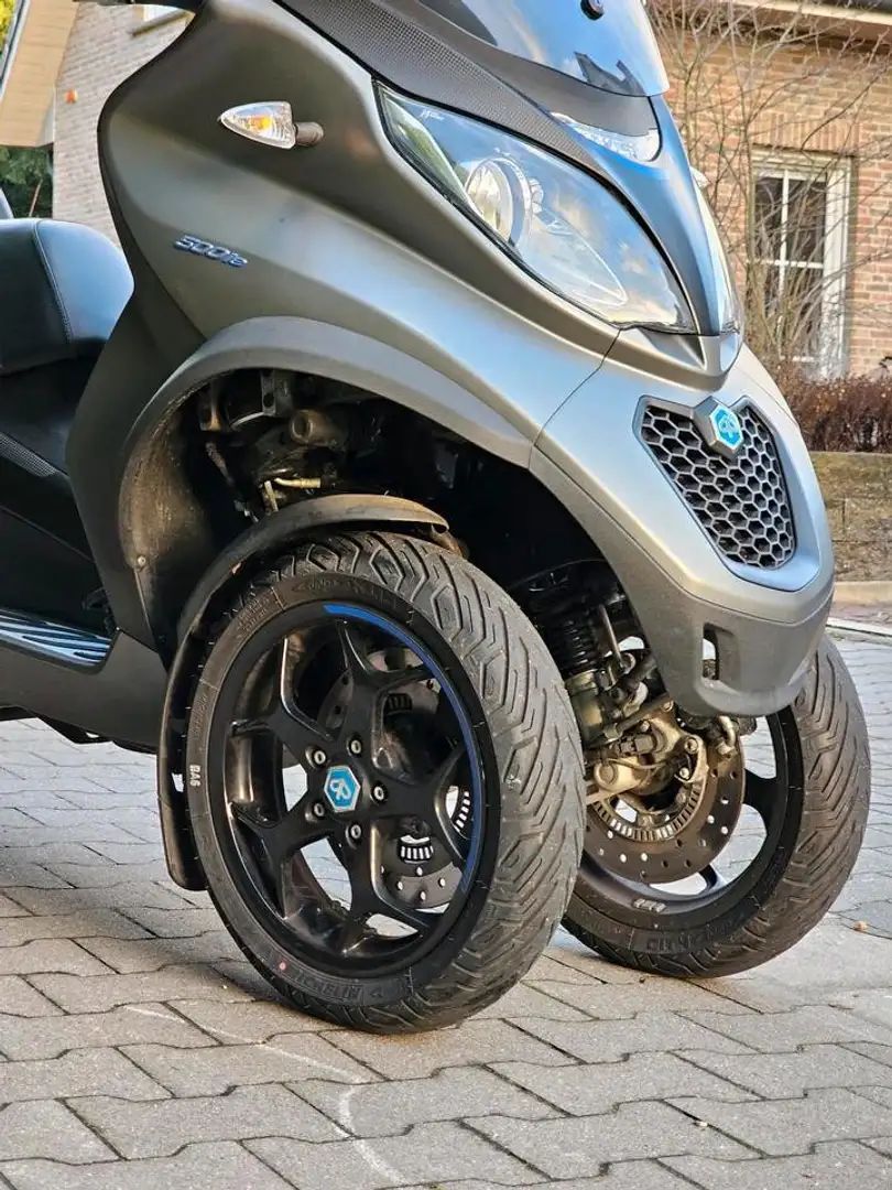 Piaggio MP3 500 Schwarz - 1