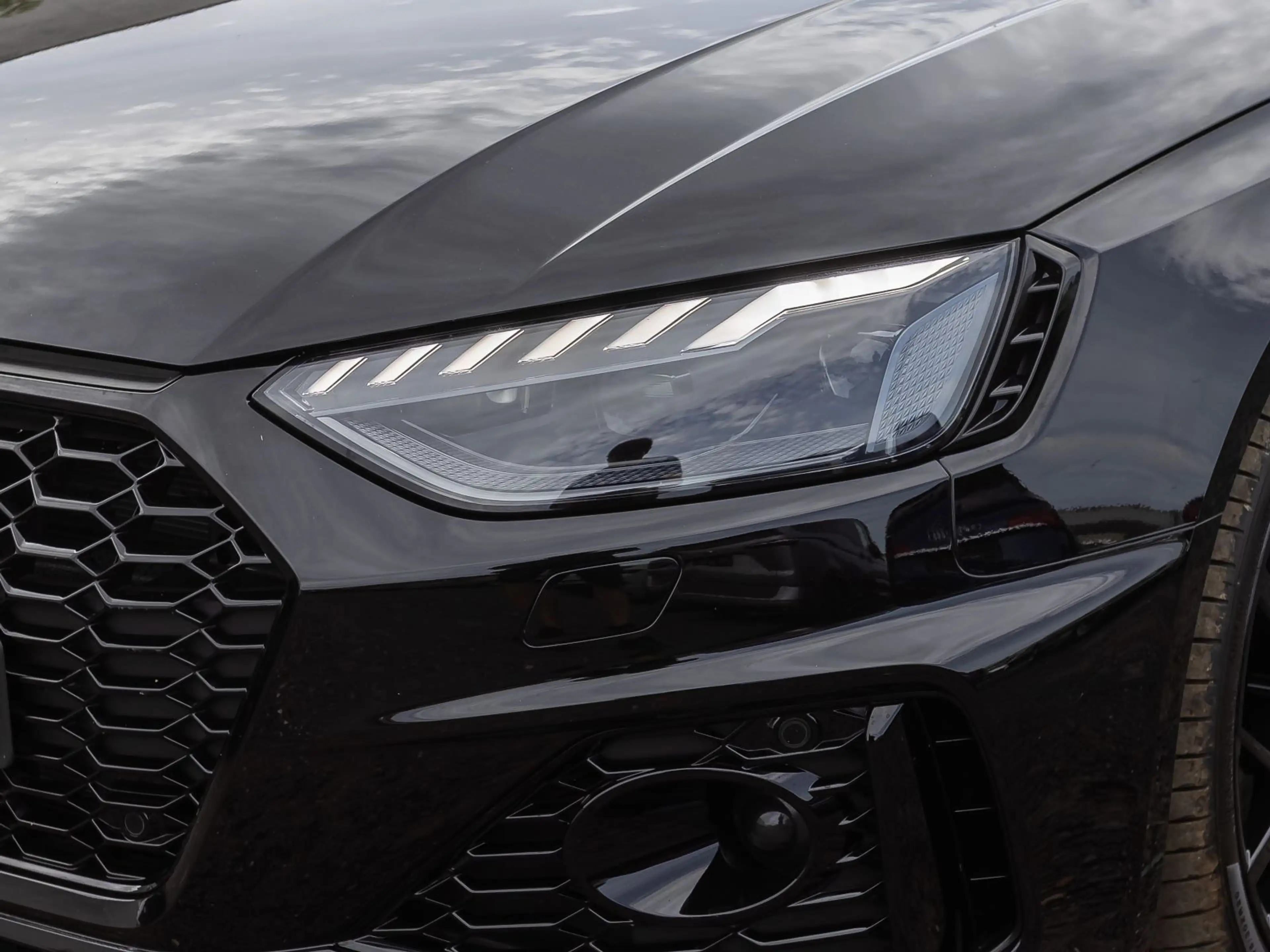 Audi RS4 RS4 Avant Matrix Sportfahrwerk Sportabgasanlage — photo 11