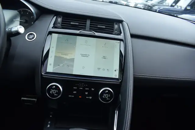 Jaguar E-Pace view 14