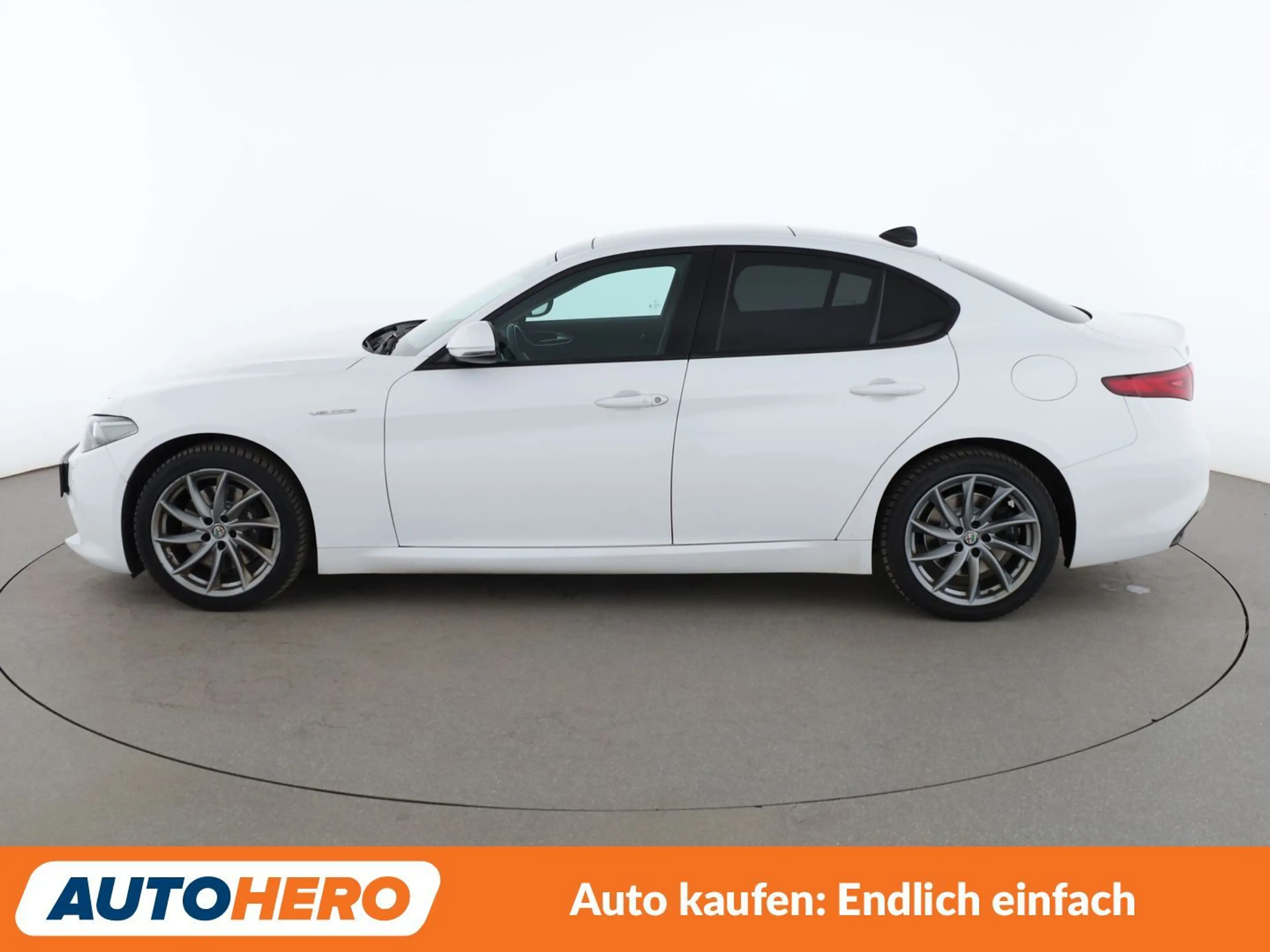 Alfa Romeo Giulia 2.0 Turbo Veloce Aut.*NAVI*BI-XENON*ACC*CAM*SHZ* — photo 3