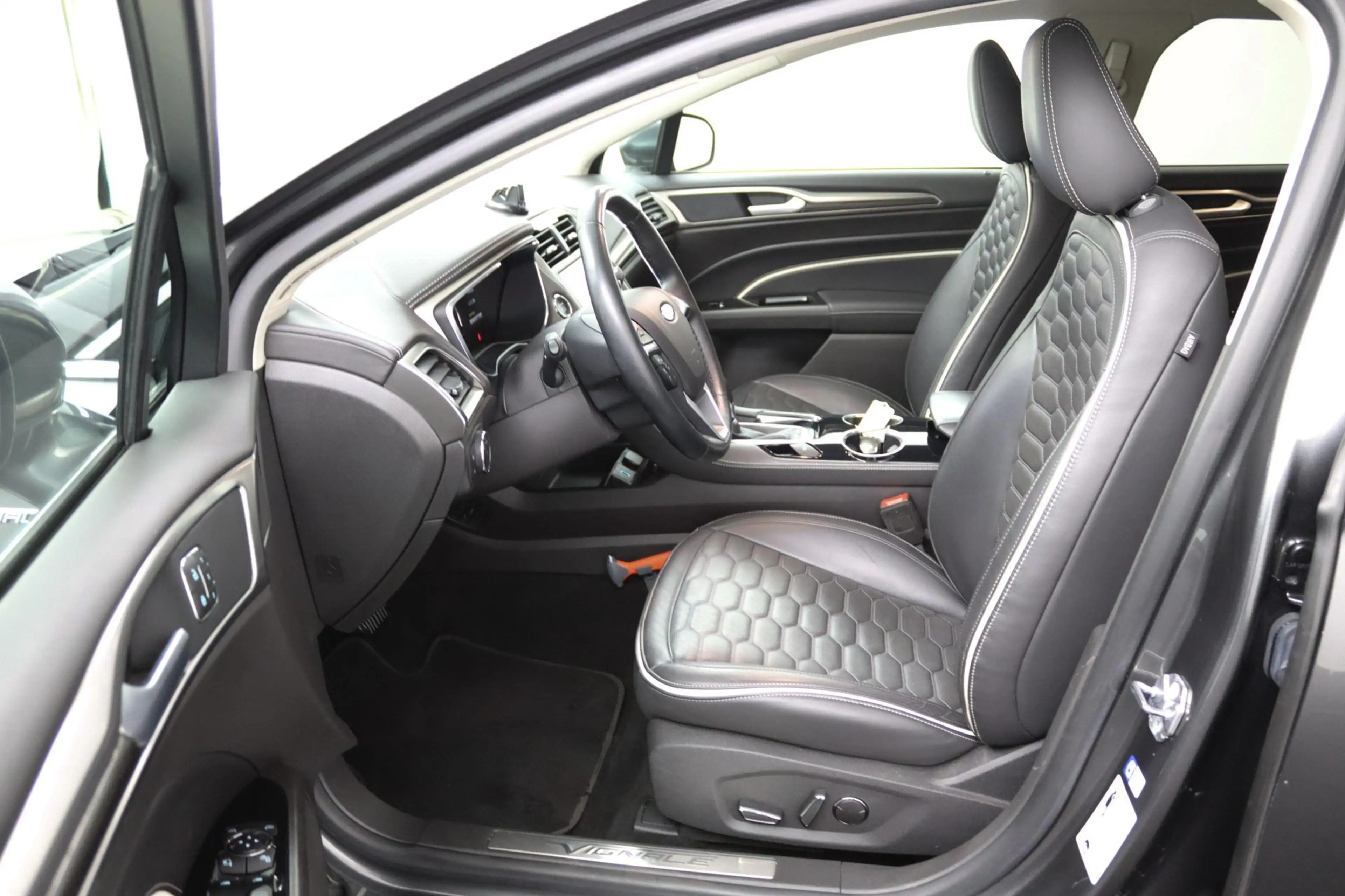Ford Mondeo 2.0 IVCT HEV Vignale Rijklaarprijs! — photo 25