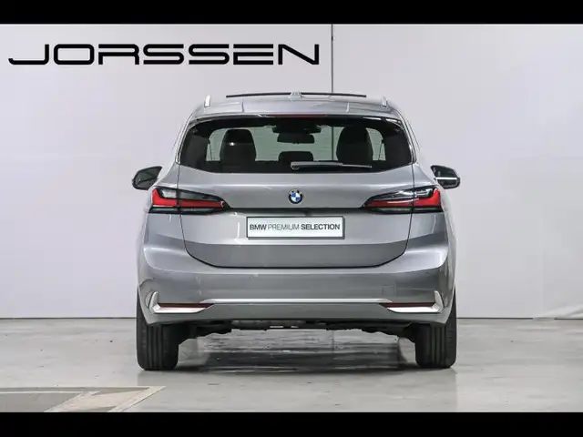 BMW 2 Series view 4