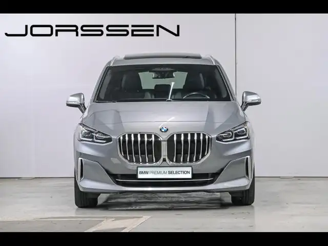 BMW 2 Series view 2