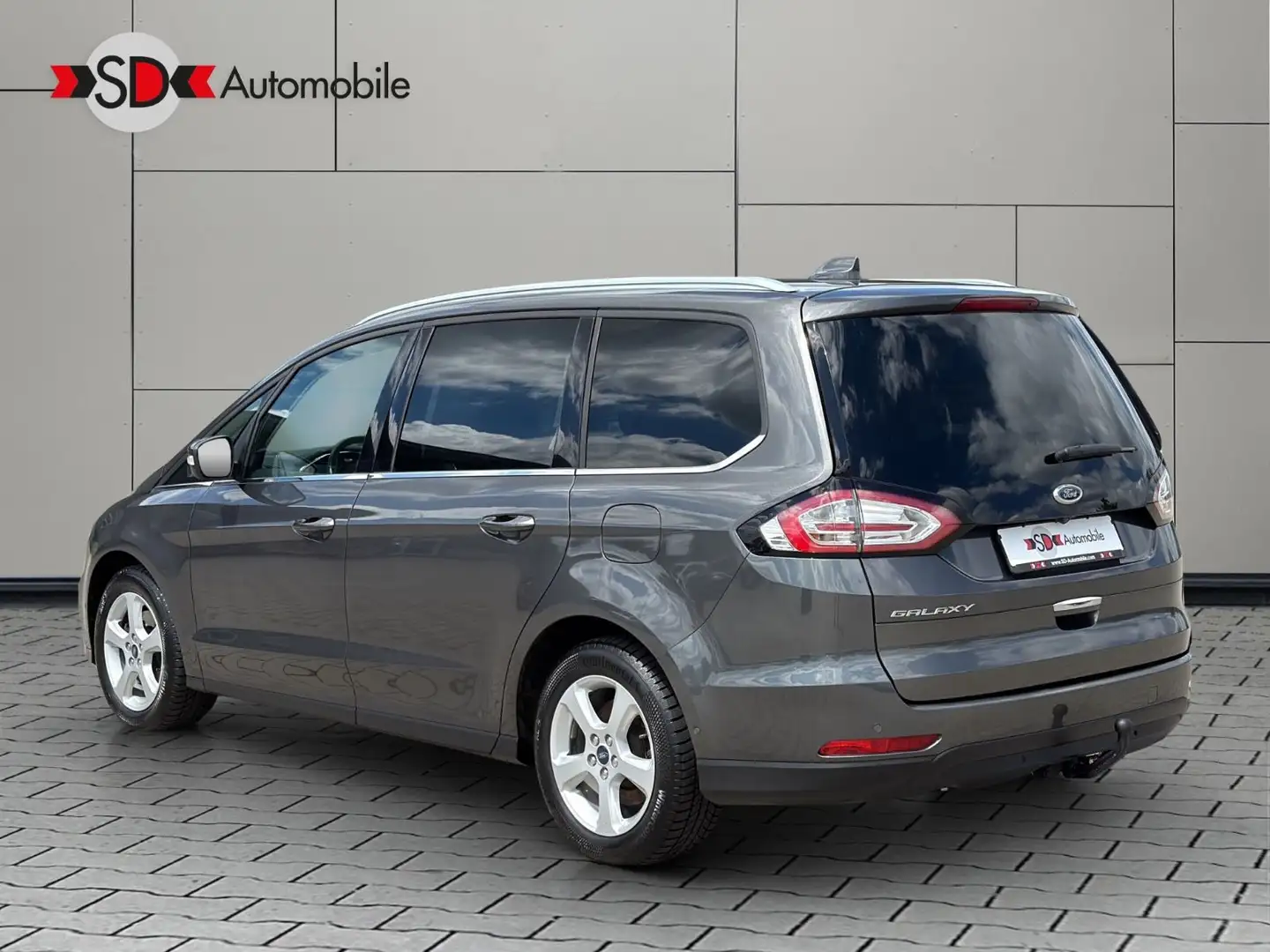 Ford Galaxy 2.0 Titanium X Pano LED BLIS Leder ACC AH Grau - 2