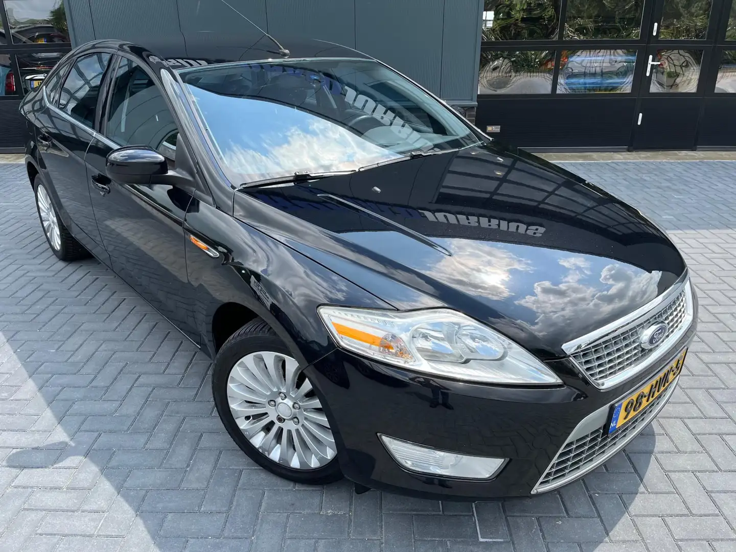 Ford Mondeo 2.0-16V Titanium NL.Auto/Navigatie/Cruise/Climatro Negro - 2