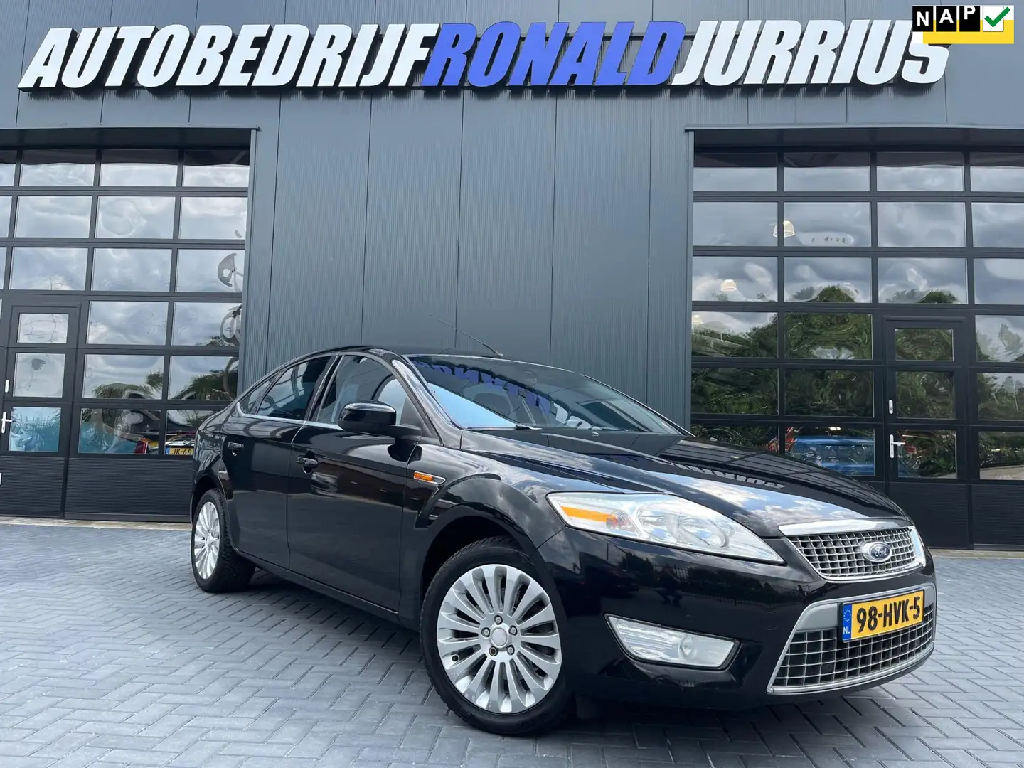 Ford Mondeo 2.0-16V Titanium NL.Auto/Navigatie/Cruise/Climatro Negro - 1