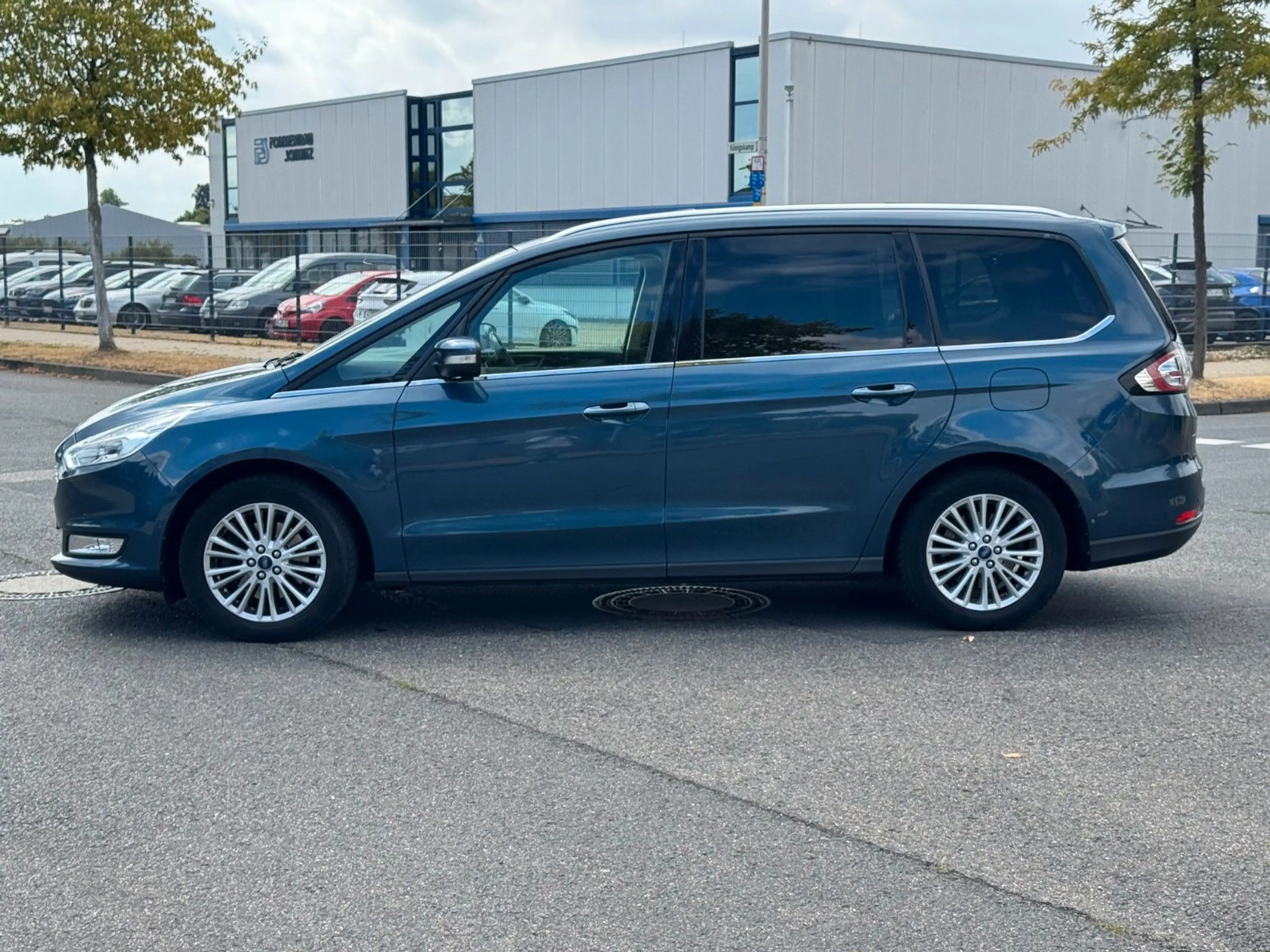 Ford Galaxy Titanium *Autom.*7-Sitzer*AHK*Navi*Leder* — photo 2