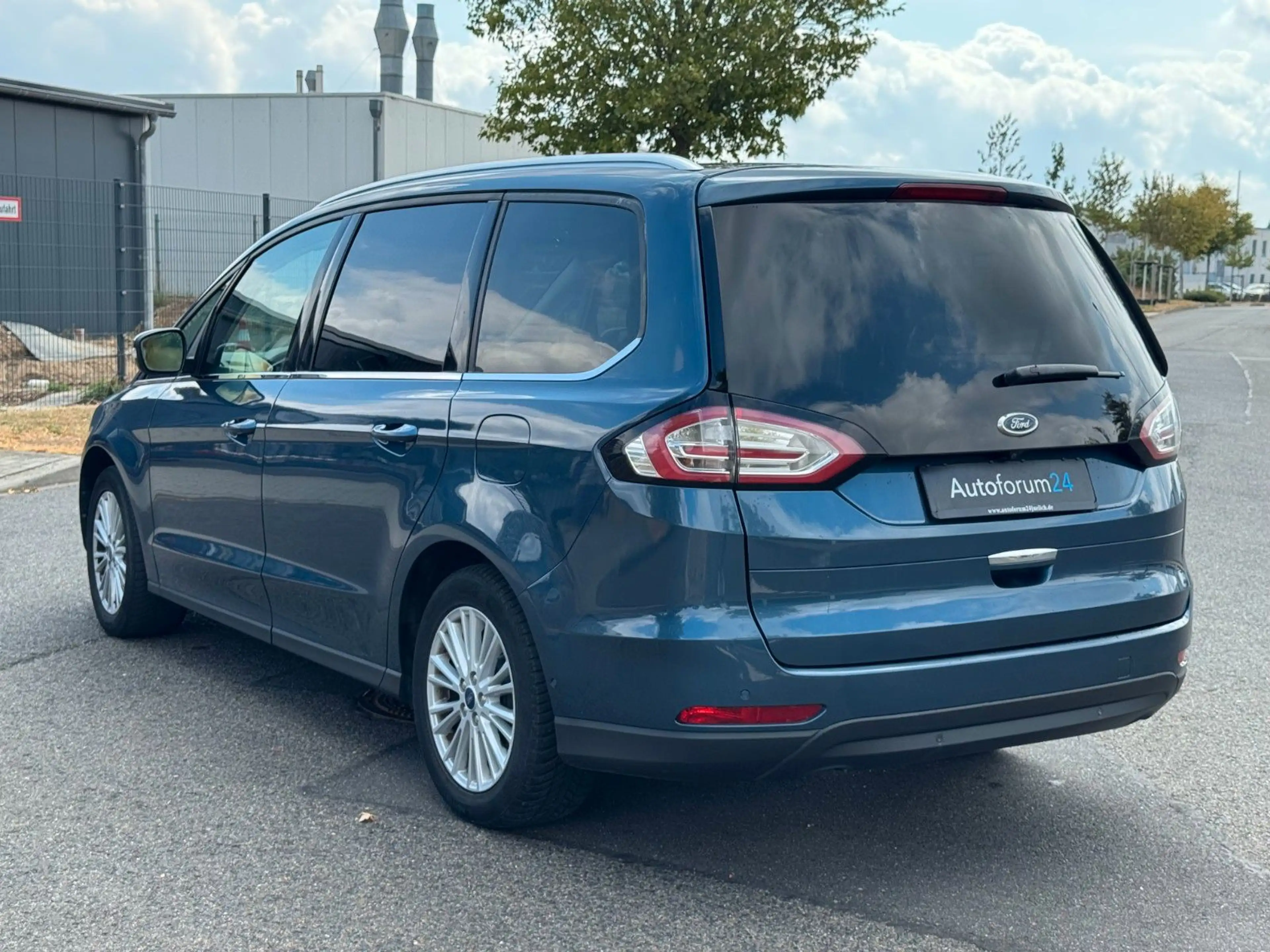 Ford Galaxy Titanium *Autom.*7-Sitzer*AHK*Navi*Leder* — photo 3