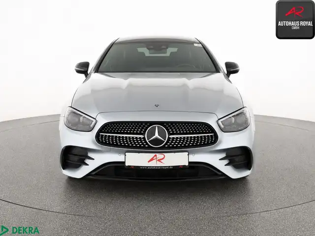 Mercedes-Benz E-Class view 8