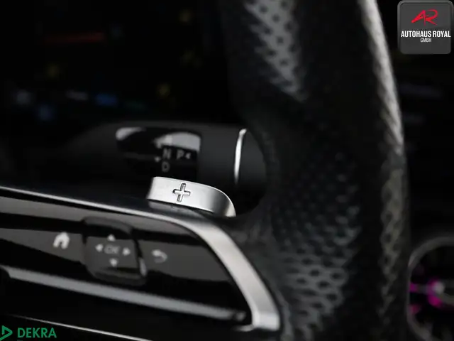 Mercedes-Benz E-Class view 19