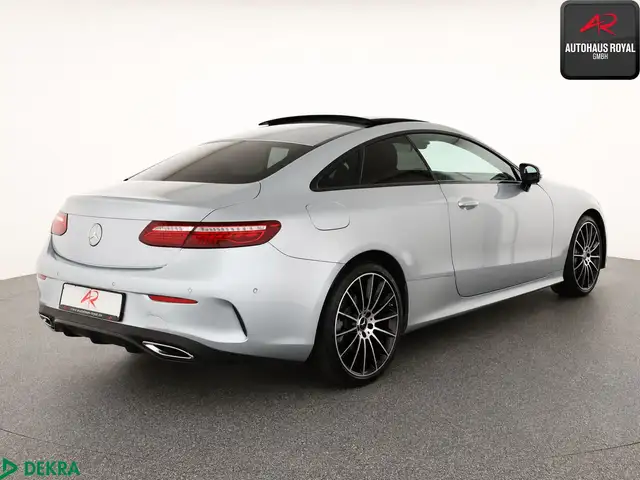Mercedes-Benz E-Class view 5