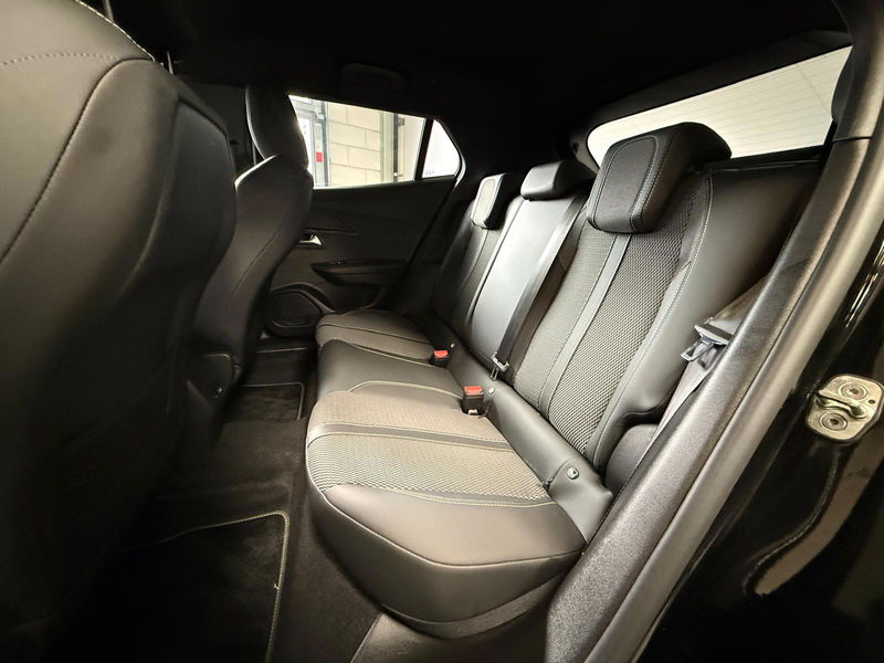 Peugeot 2008 1.2 Hybrid 145 GT Automaat, Carplay, Camera — photo 14