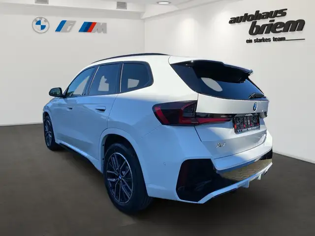 BMW X1 view 4