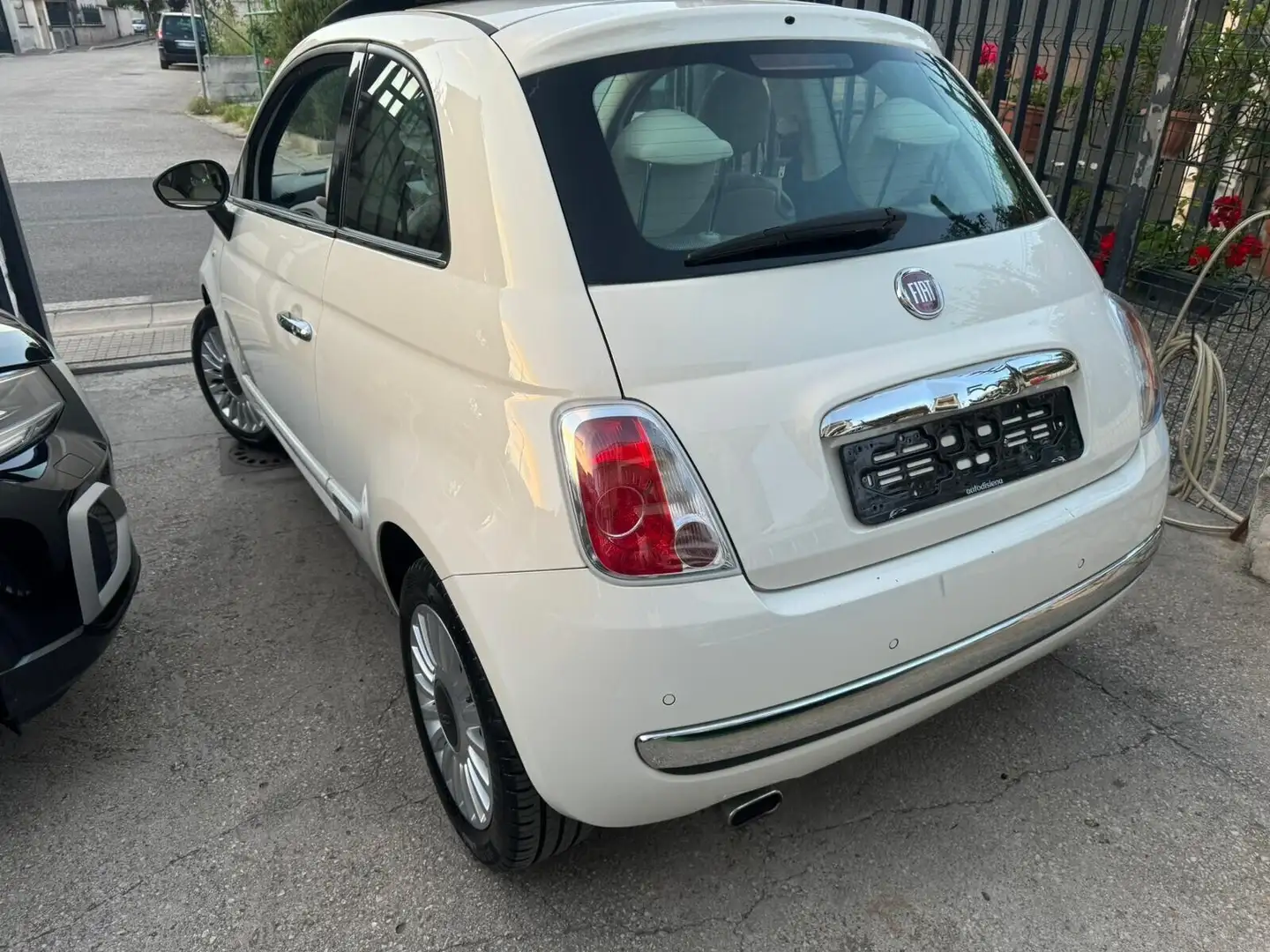 Fiat 500 1.2 Lounge AUTOMATICA FULL OPTIONAL Blanco - 2