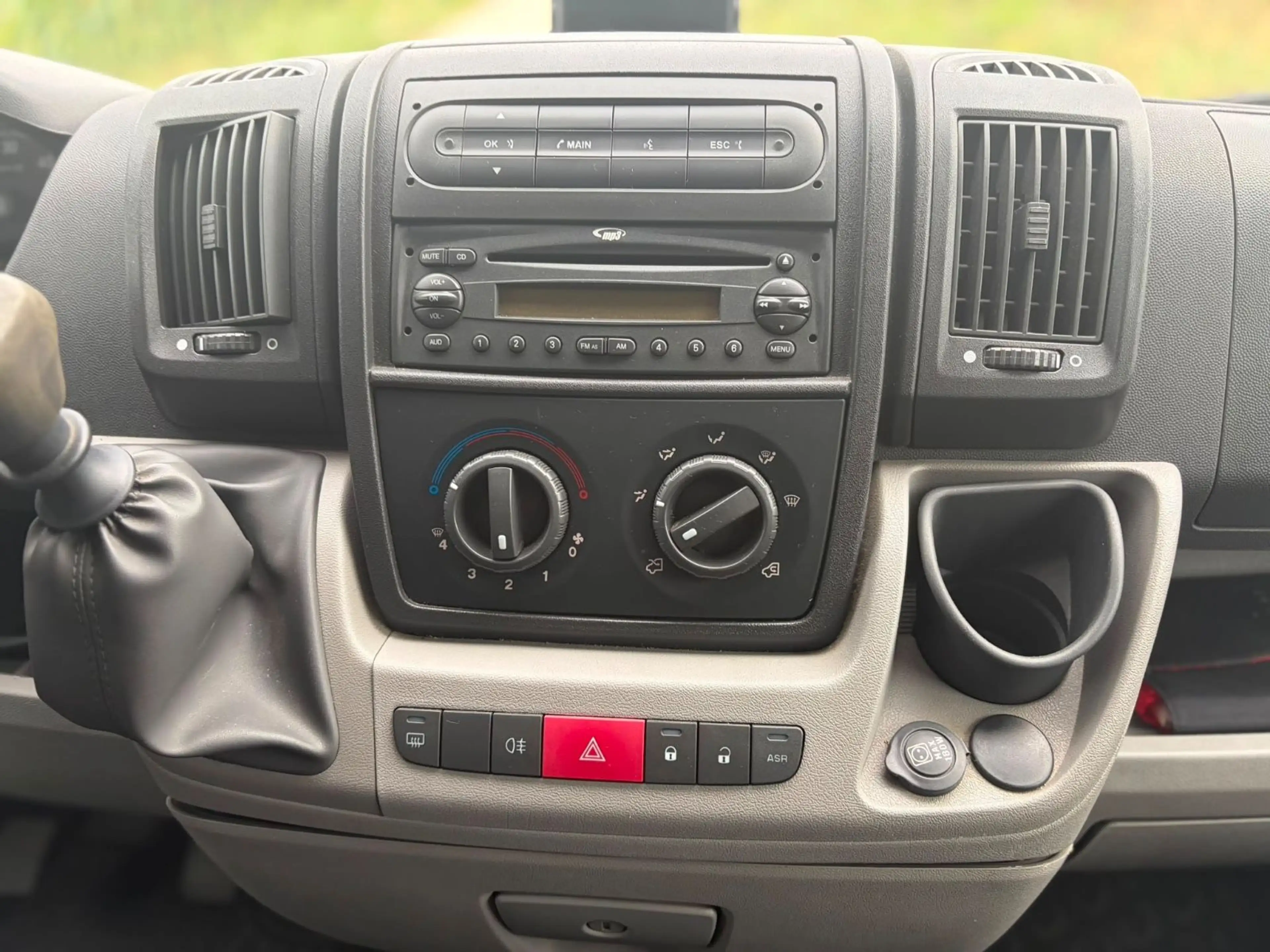 Citroen Jumper Kombi 33 L2H2 HDi 160 FAP — photo 11