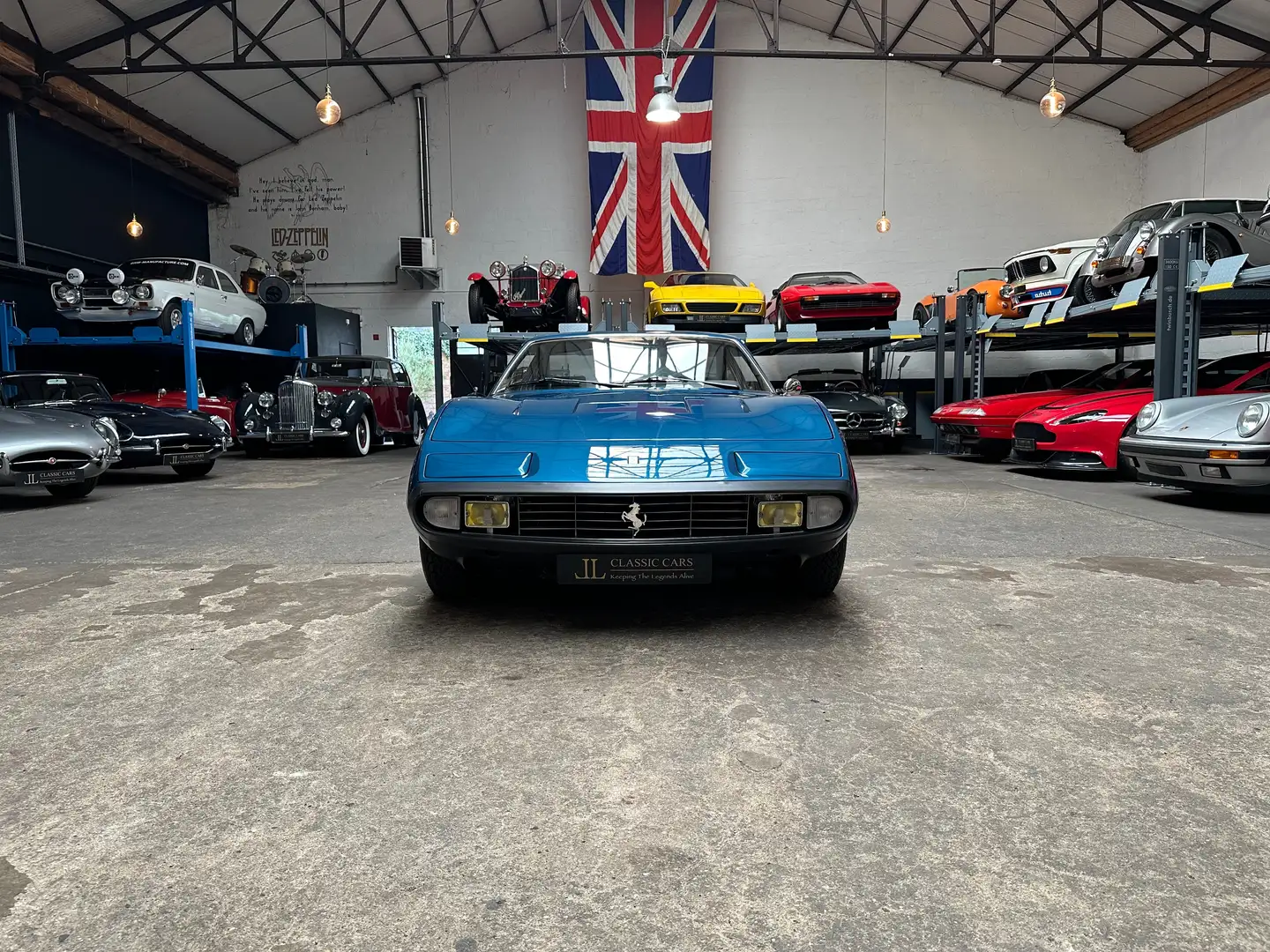 Ferrari 365 GTC/4 Azul - 2