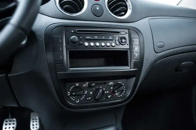 Citroen C2 view 11