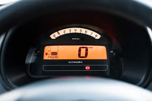 Citroen C2 view 8