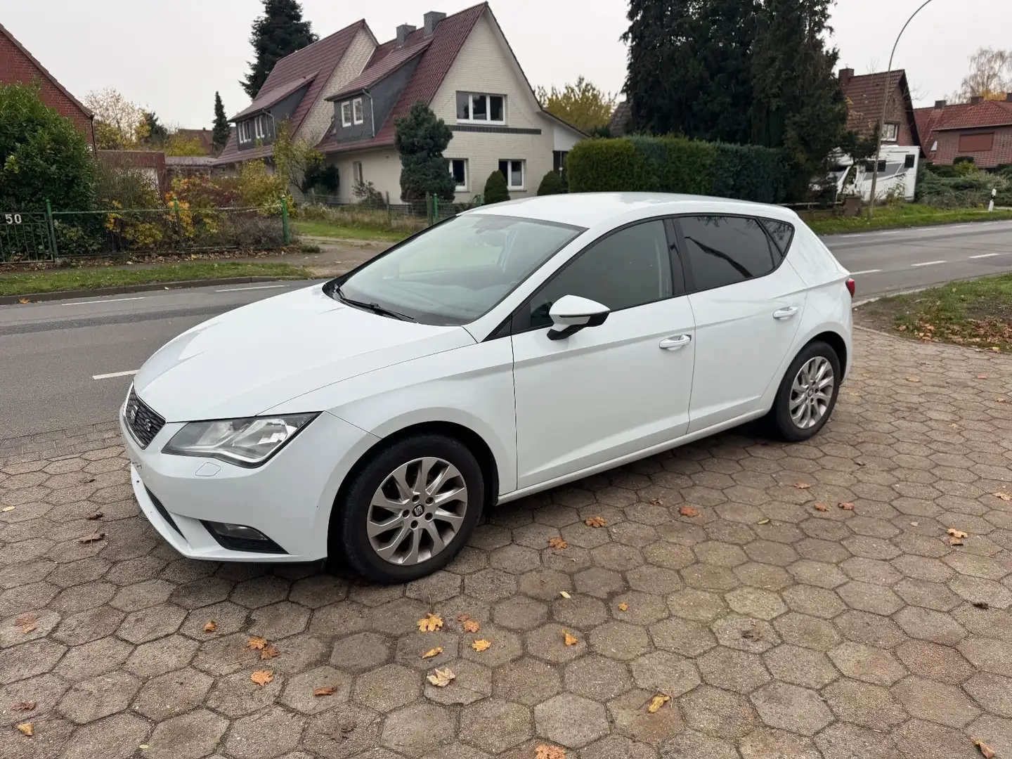 SEAT Leon 1.6 TDI Style *Guter Zustand+Klimaaut Weiß - 1