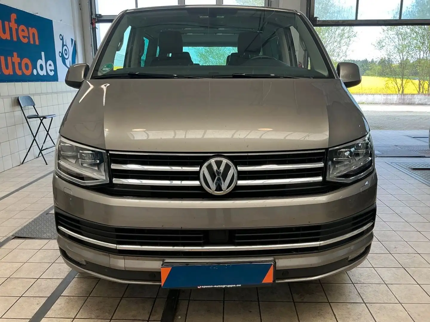 Volkswagen T6 Multivan 2.0 TDI DSG Generation Six 1.Hand Grau - 2