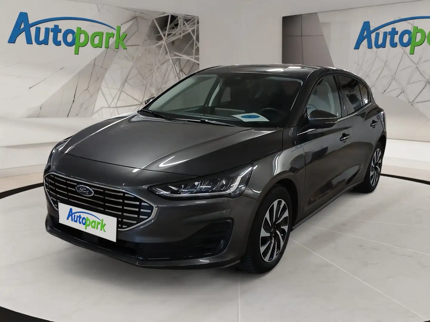 Ford Focus Titanium X Grau - 1