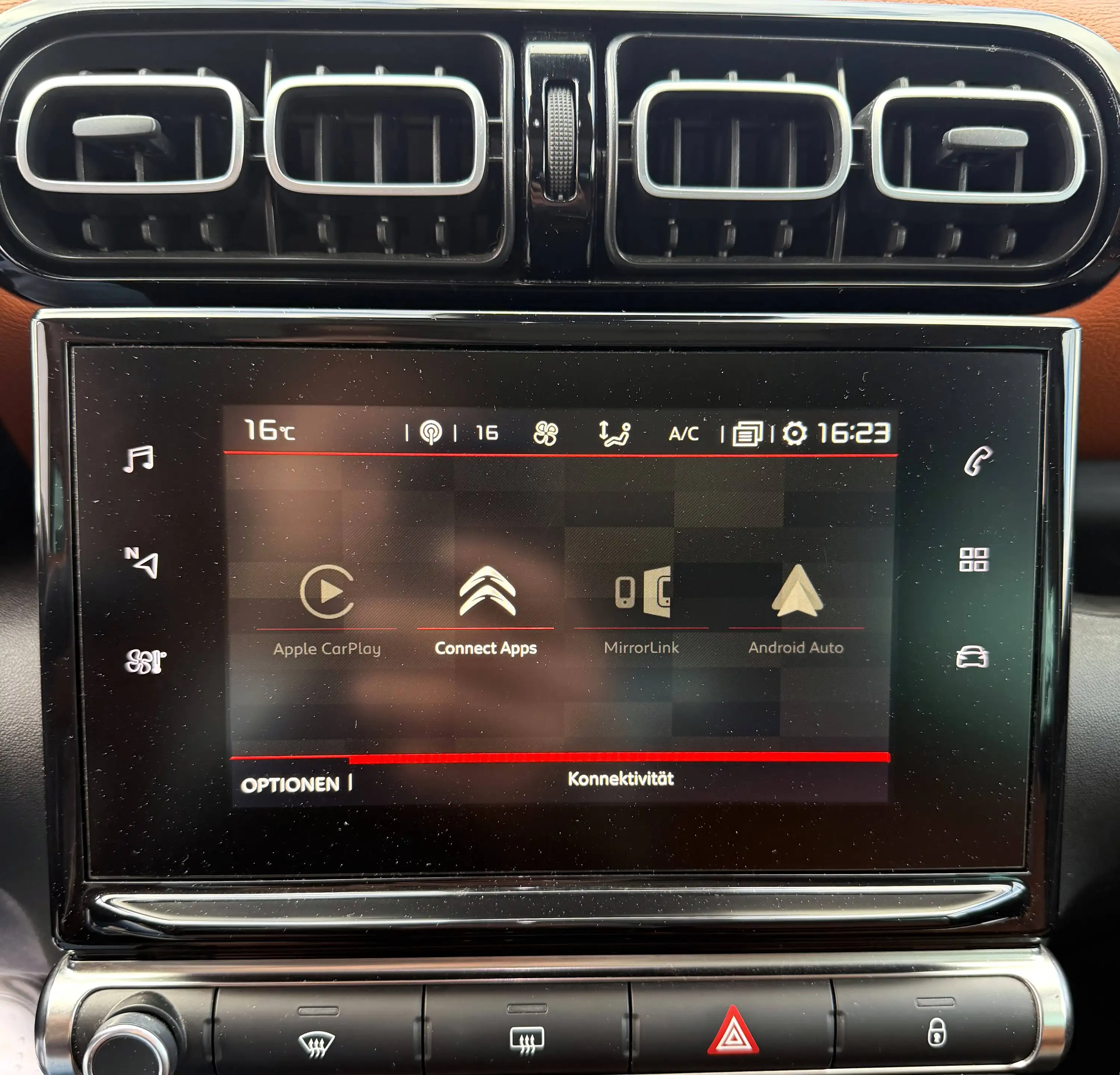 Citroen C3 Aircross PureTech 110 1.2 — photo 15