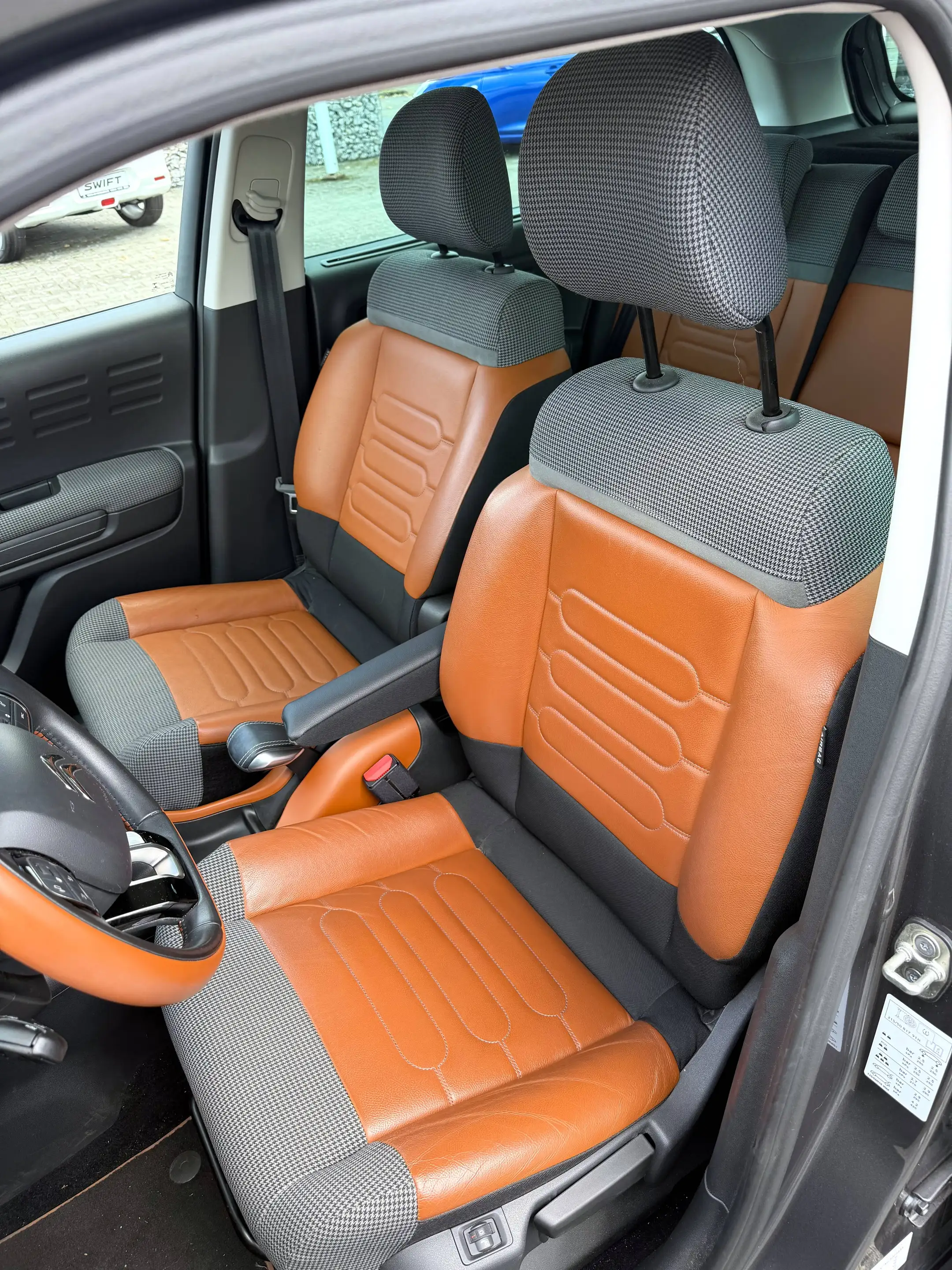 Citroen C3 Aircross PureTech 110 1.2 — photo 9