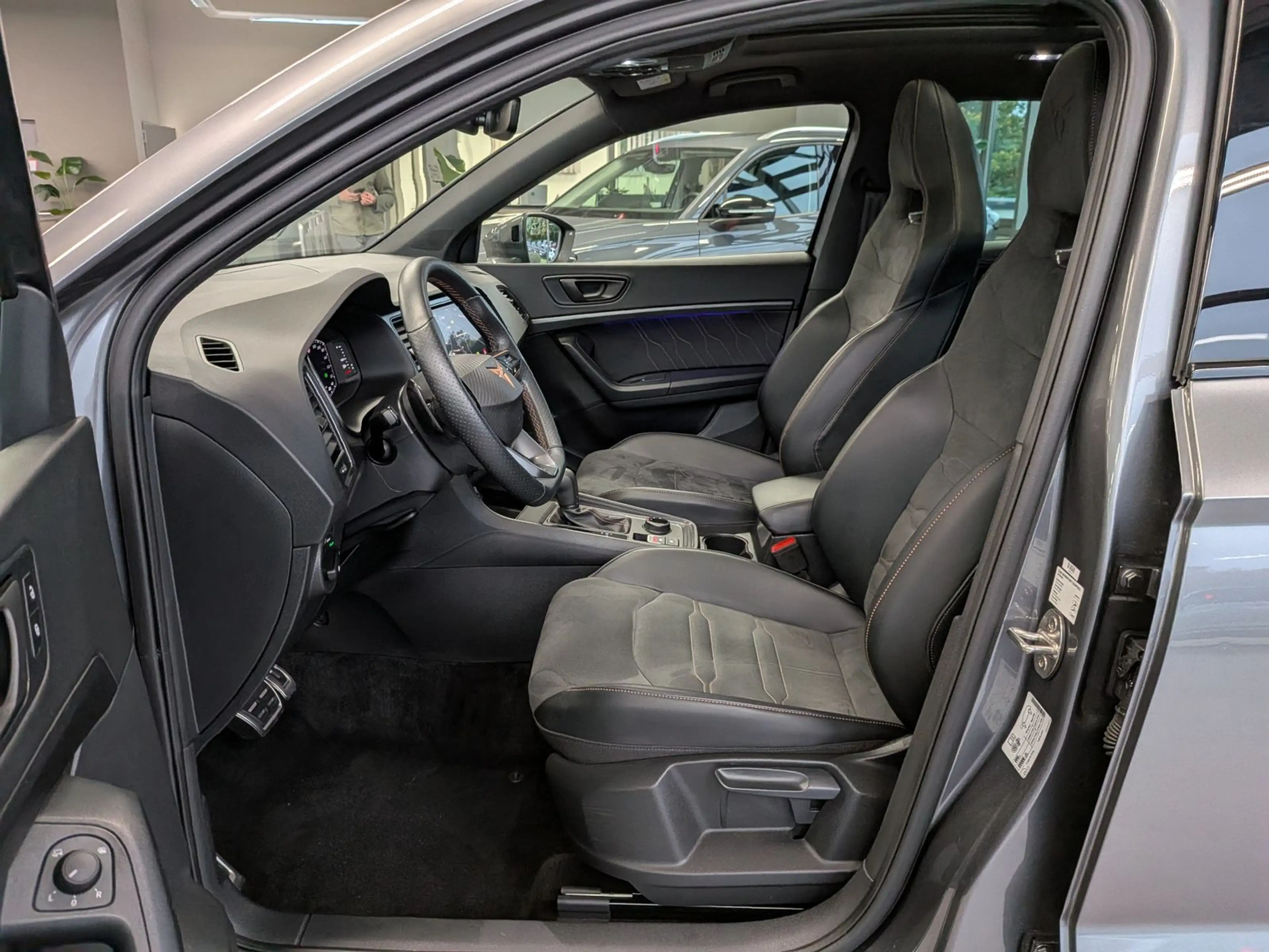CUPRA Ateca 1.5 TSI DSG Pano Dinamica ACC Cam AHK 19" — photo 14