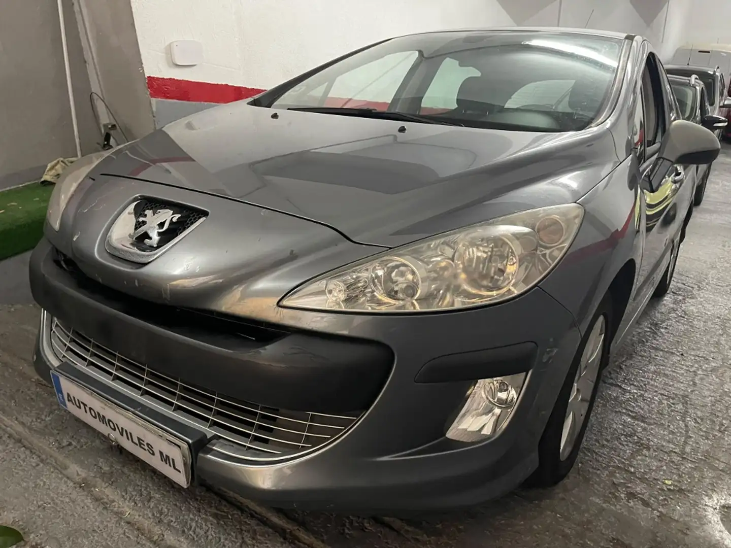 Peugeot 308 1.6HDI FAP Sport Gris - 1