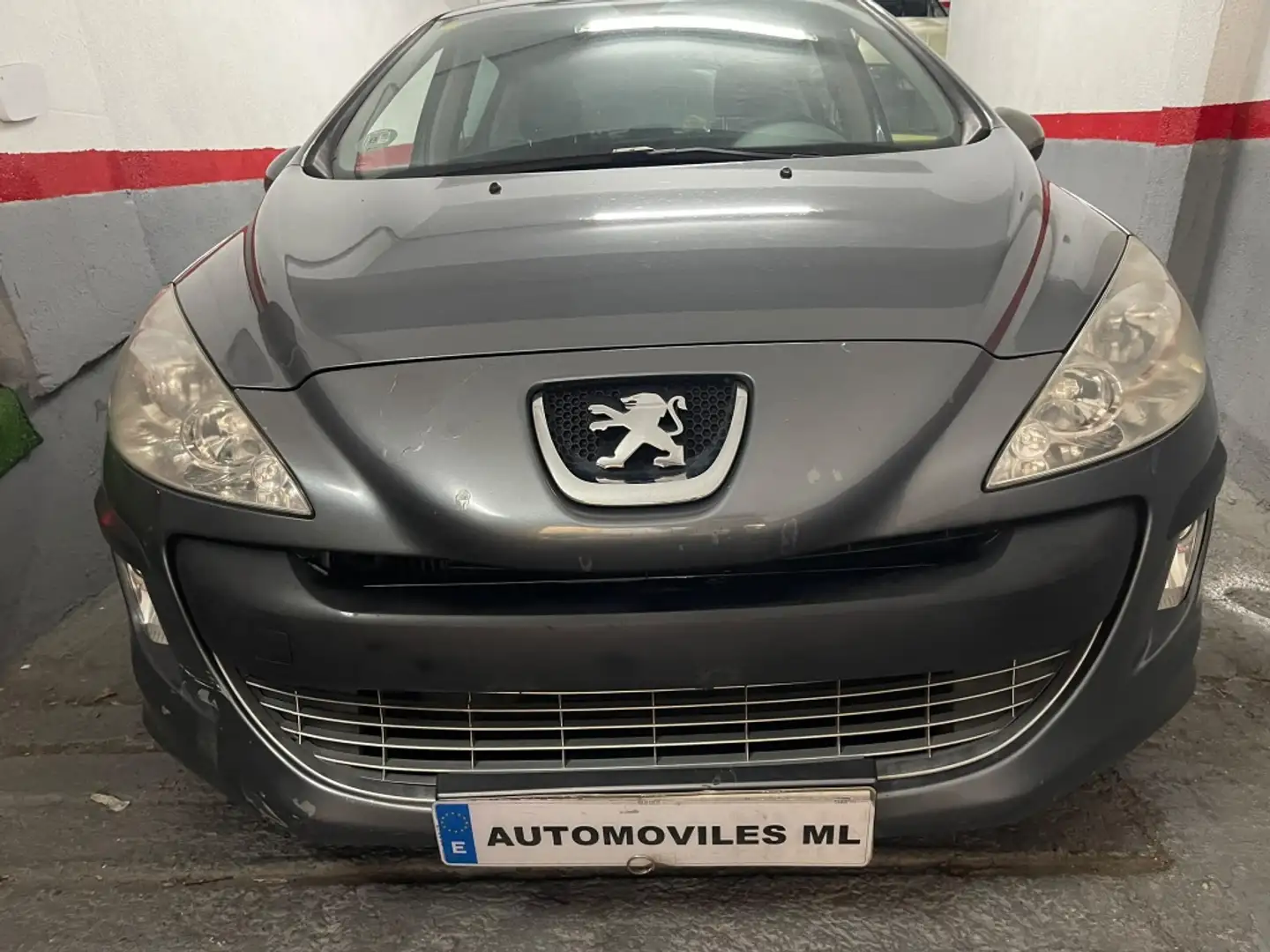 Peugeot 308 1.6HDI FAP Sport Gris - 2