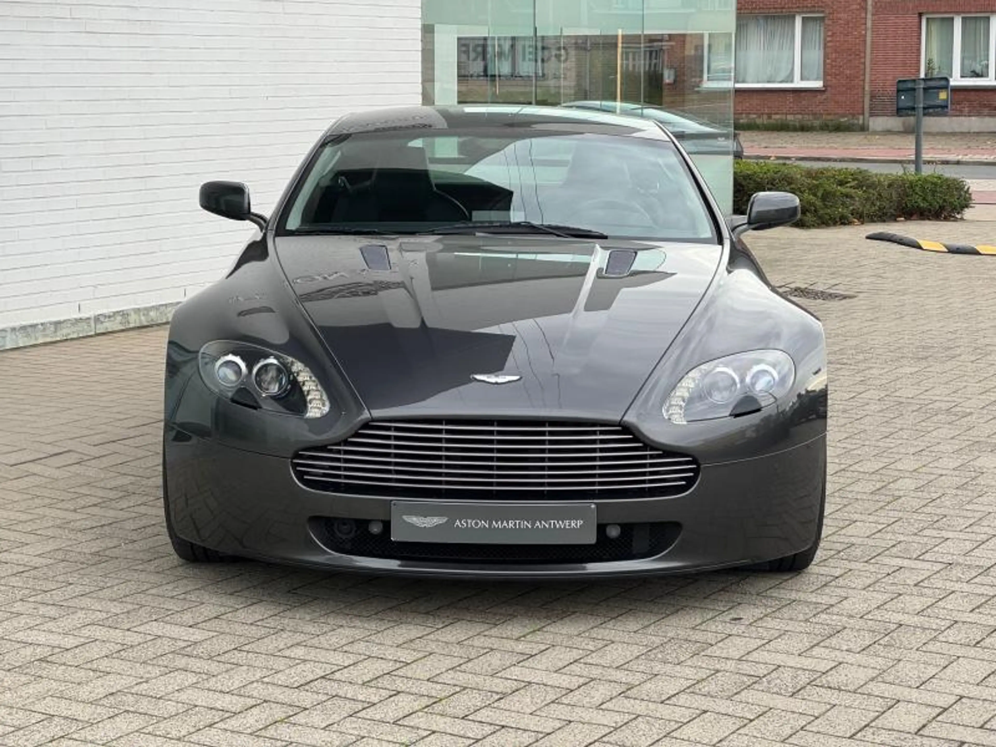 Aston Martin V8 4.7l Sportshift — photo 2