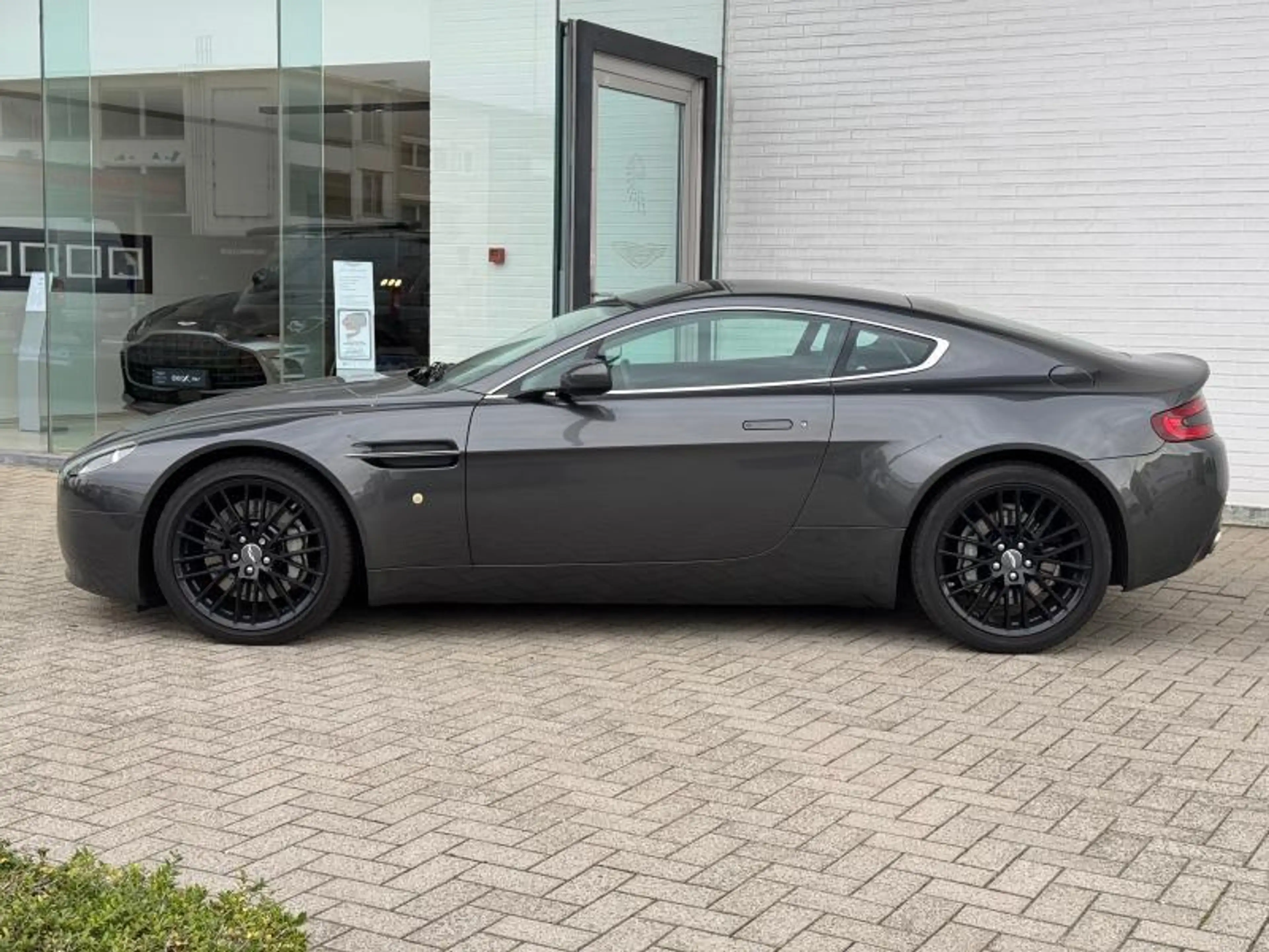 Aston Martin V8 4.7l Sportshift — photo 11