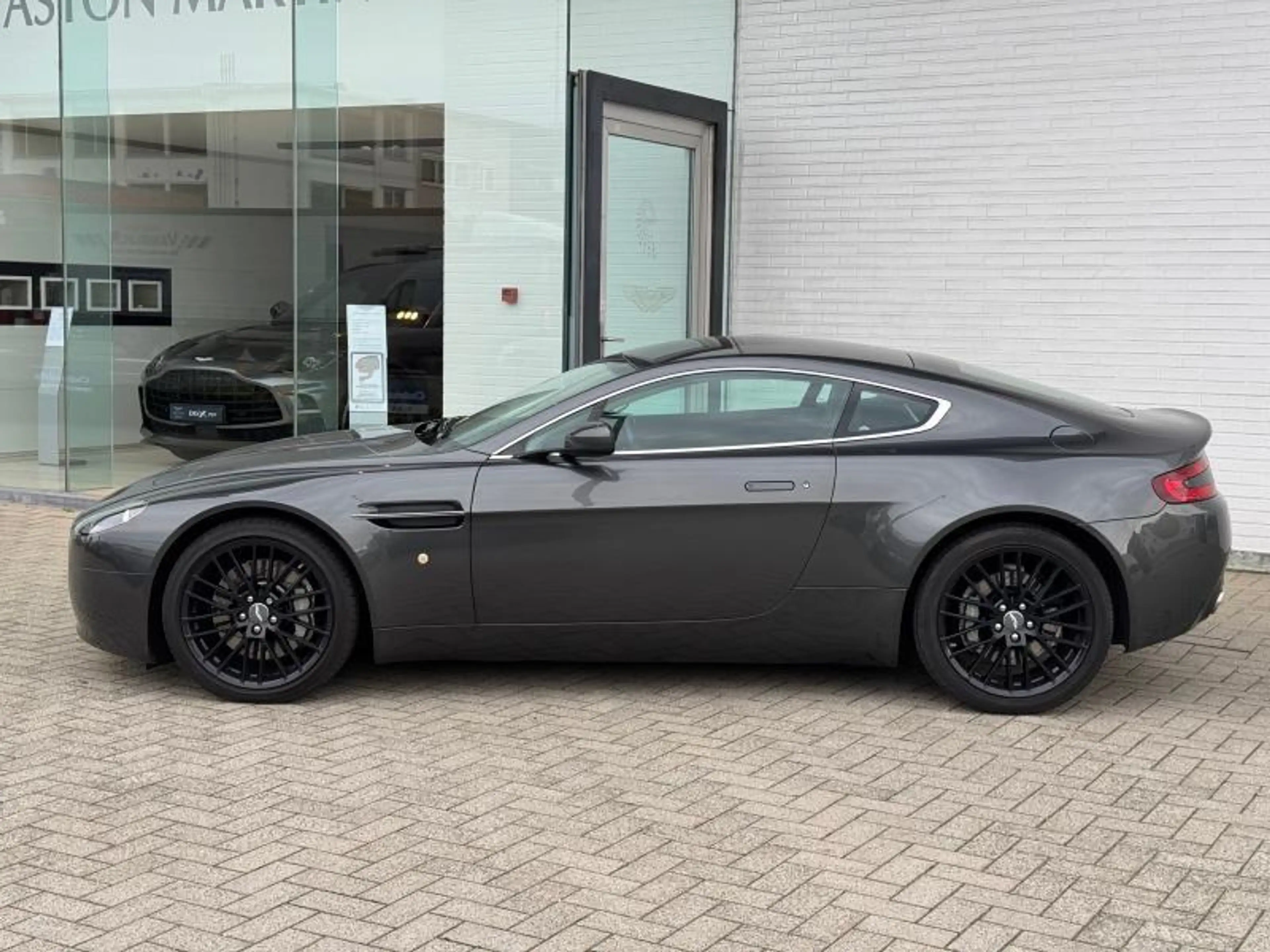 Aston Martin V8 4.7l Sportshift — photo 3