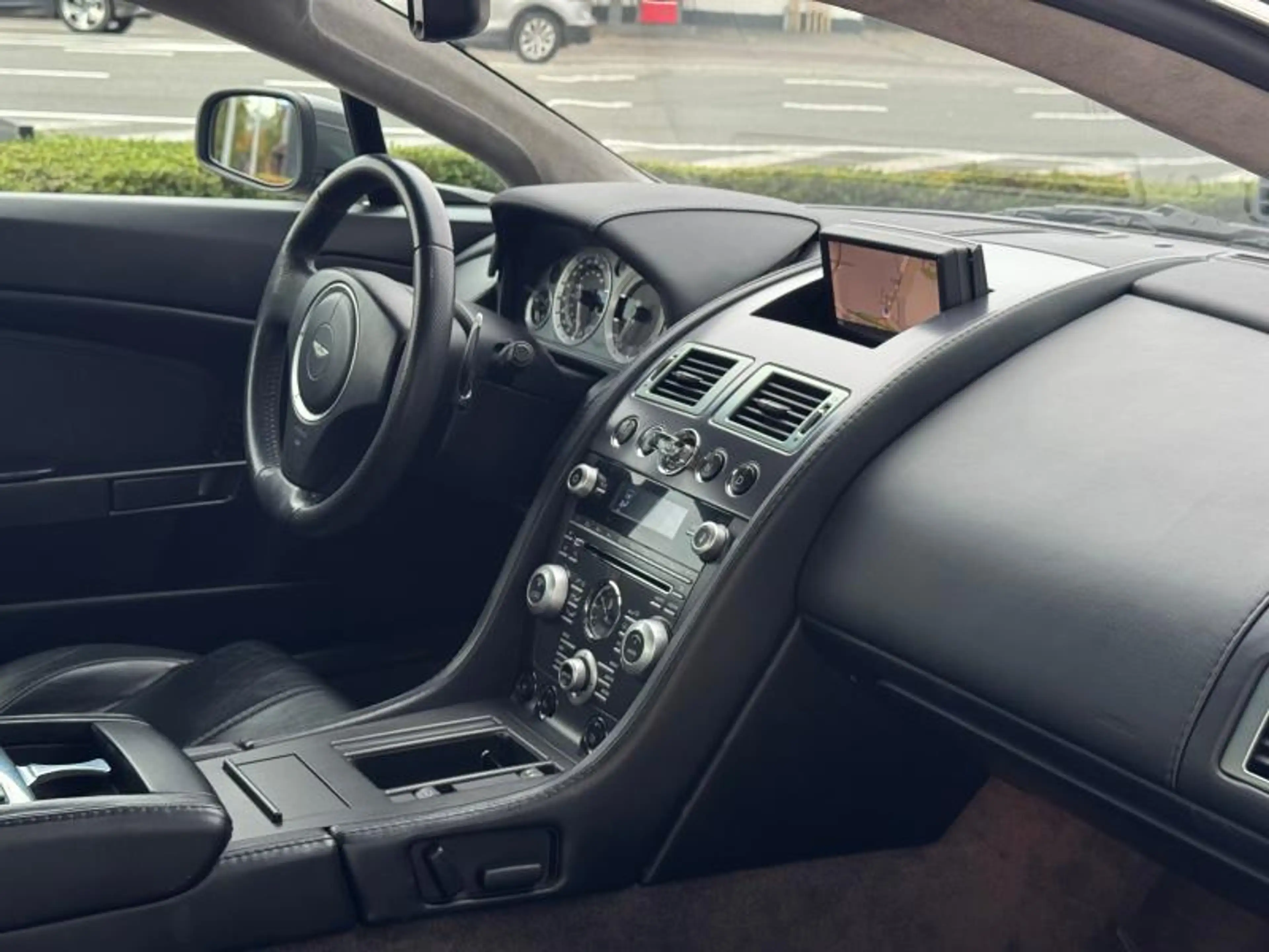 Aston Martin V8 4.7l Sportshift — photo 7