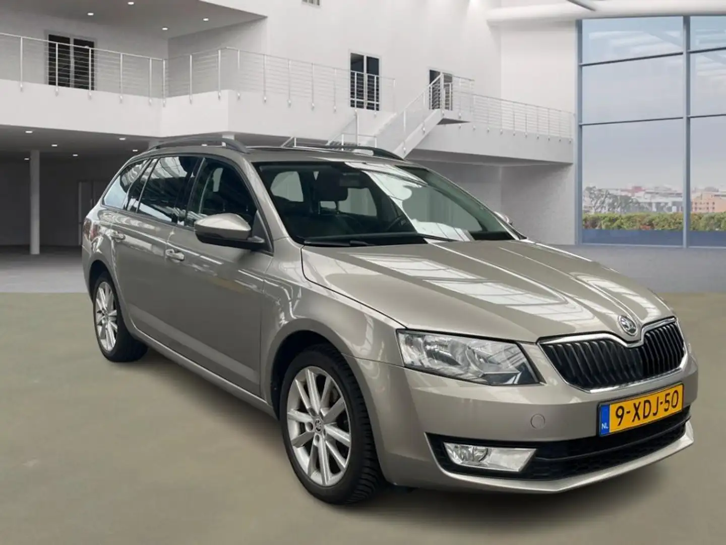 Skoda Octavia Combi 1.4 TSI|aut|pano|navi|halfleder|trekhaak|pse Beige - 2
