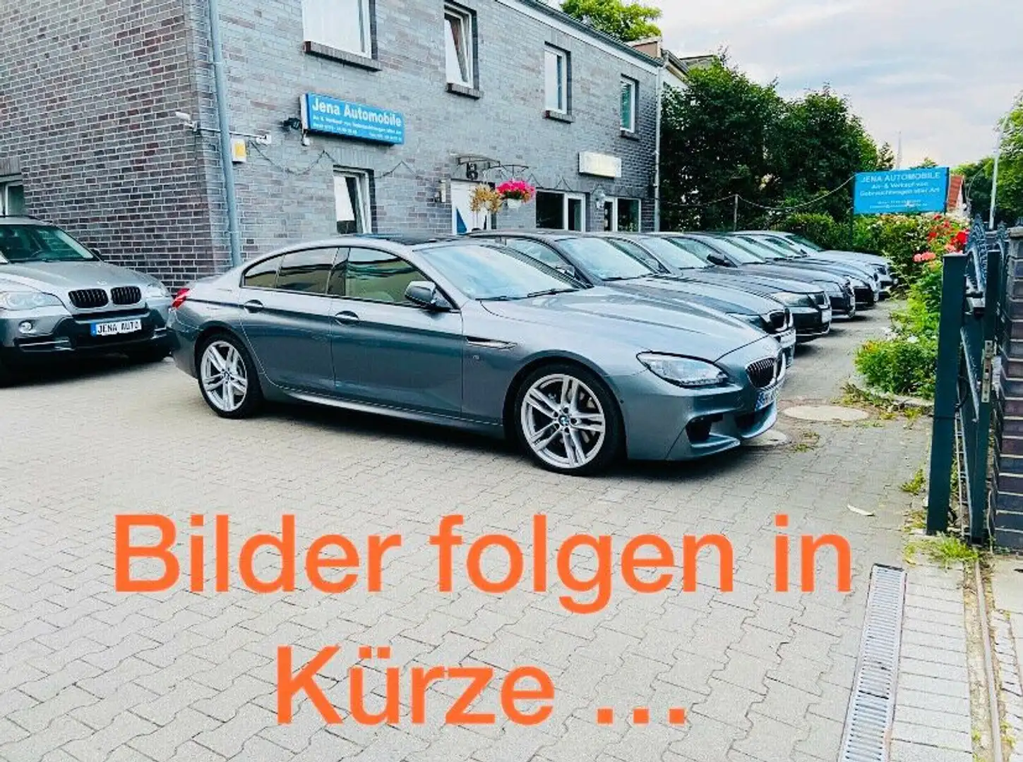 Volkswagen Touran Comfortline Automat. 2.0TDI 140Ps SH 1.Hd Schwarz - 1