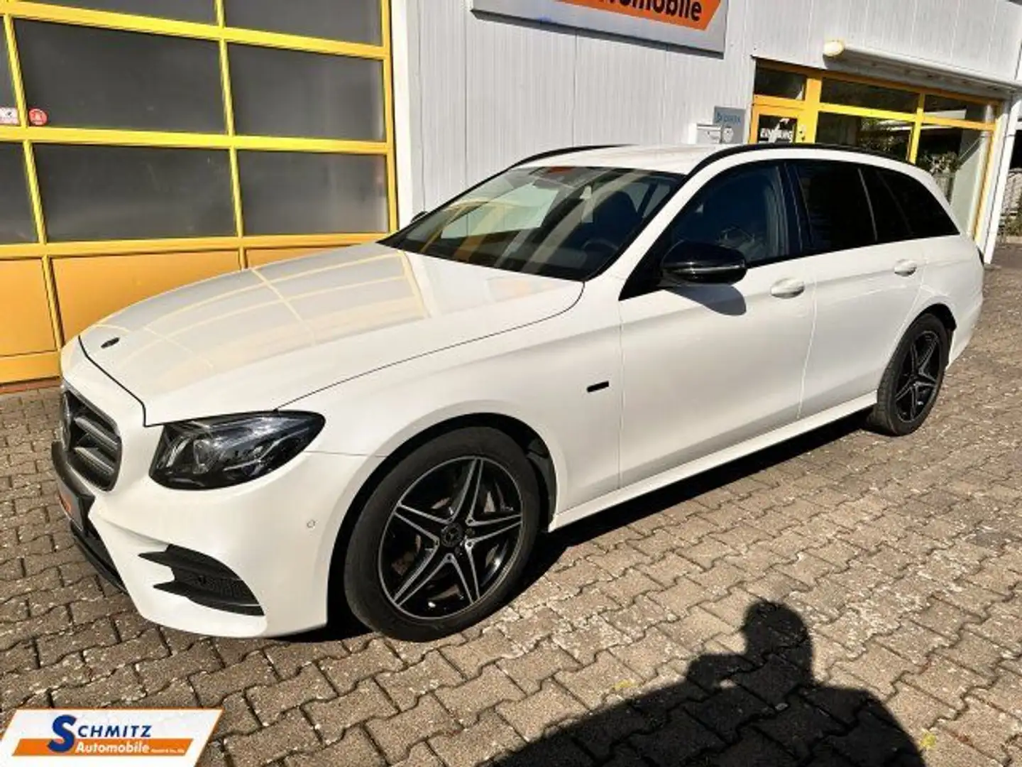 Mercedes-Benz E 300 T de AMG Line Comand/LED/ACC/R-Cam/AHK Blanc - 2