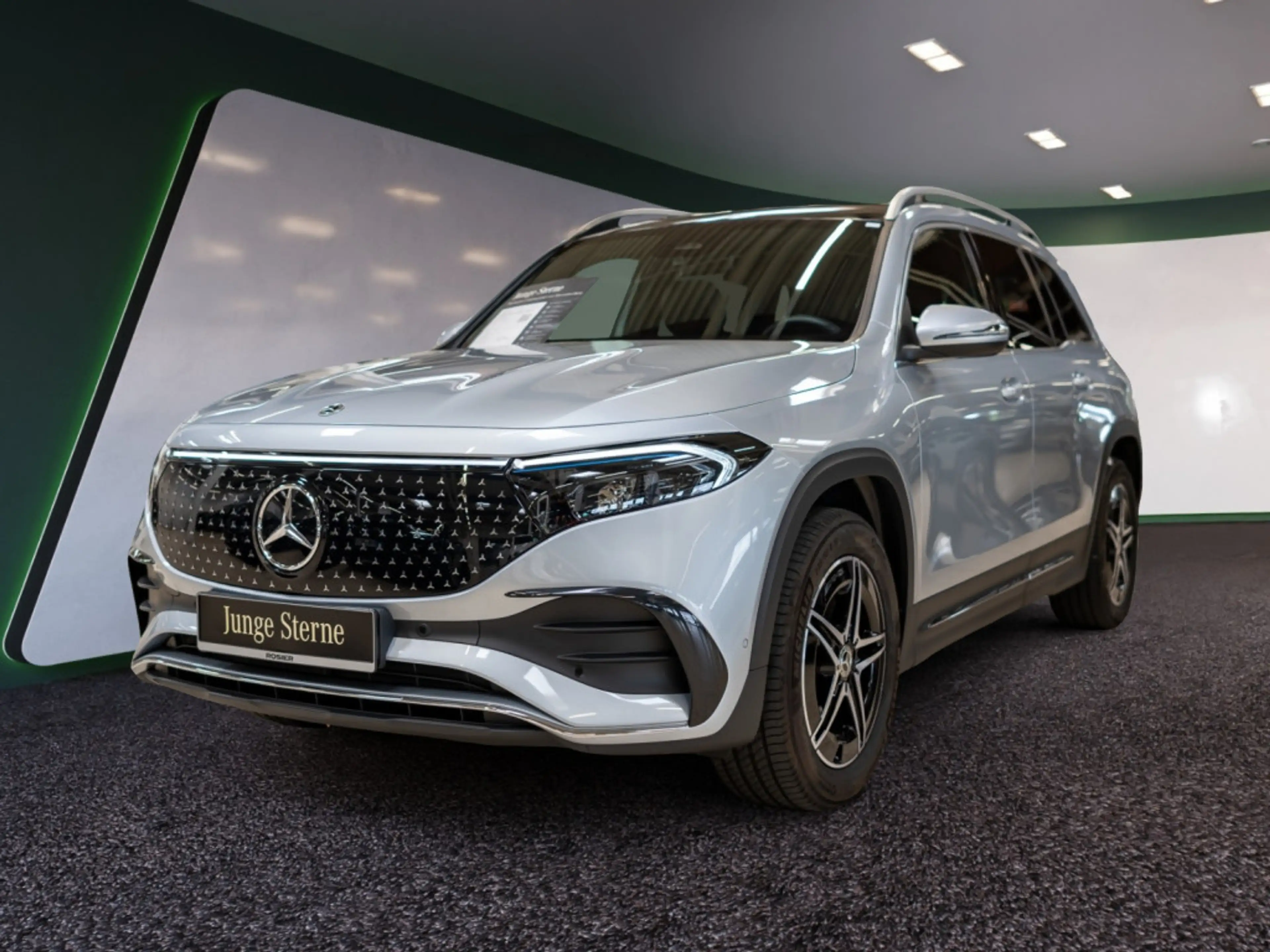 Mercedes-Benz EQB 250 + AMG Sport Advanced PANO LED NAVI SHZ — photo 2