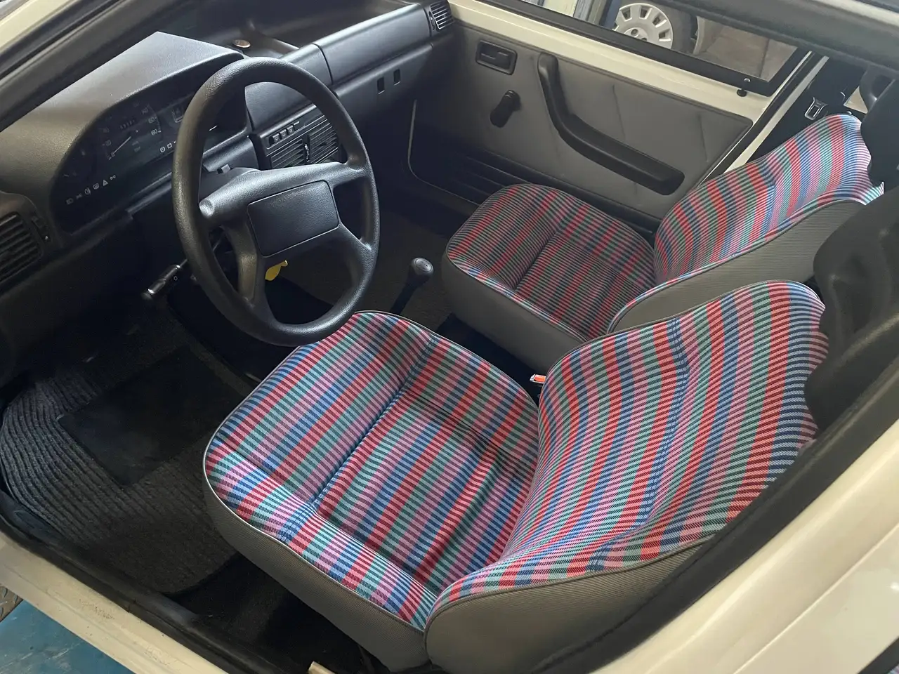 Fiat Uno 5p 1.0 Fire 45cv, foto 2