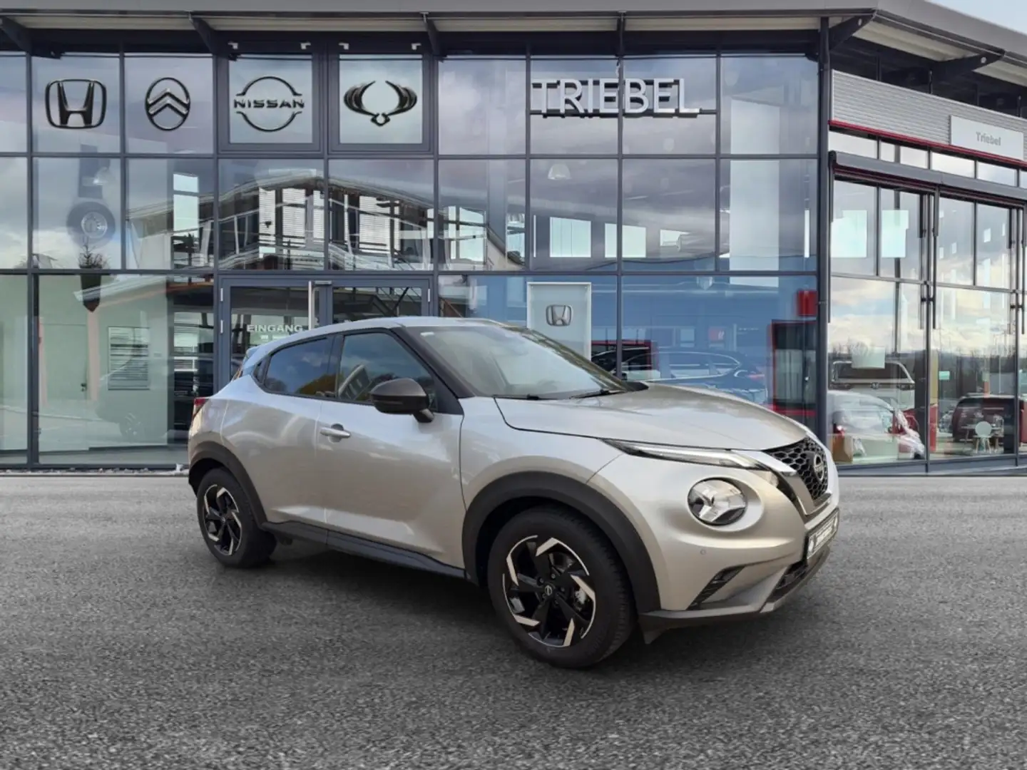 Nissan Juke EU6d 1.0 DIG-T N-Connecta Navi*SHZ*AAC*FSH*ACC*AHK Silber - 2