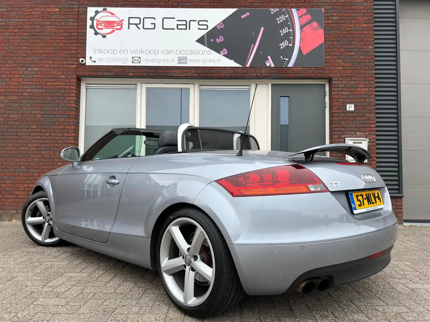Audi TT Roadster 2.0 TFSI Pro Line S / Leder / Navi / PDC Grijs - 2