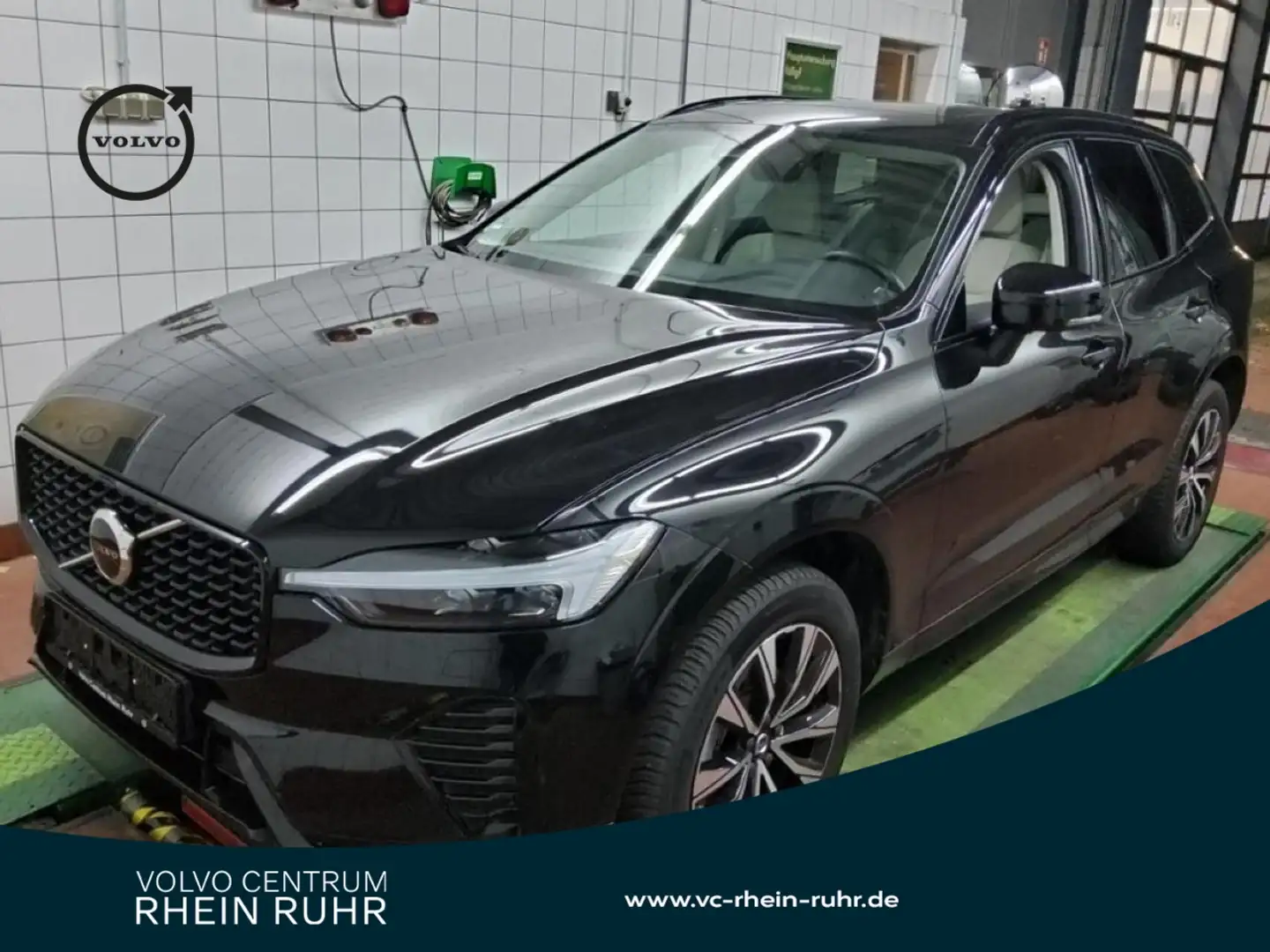 Volvo XC60 B5 AWD  PLUS DARK FAP+HKSOUND+PANO+MEMORY+ Schwarz - 1