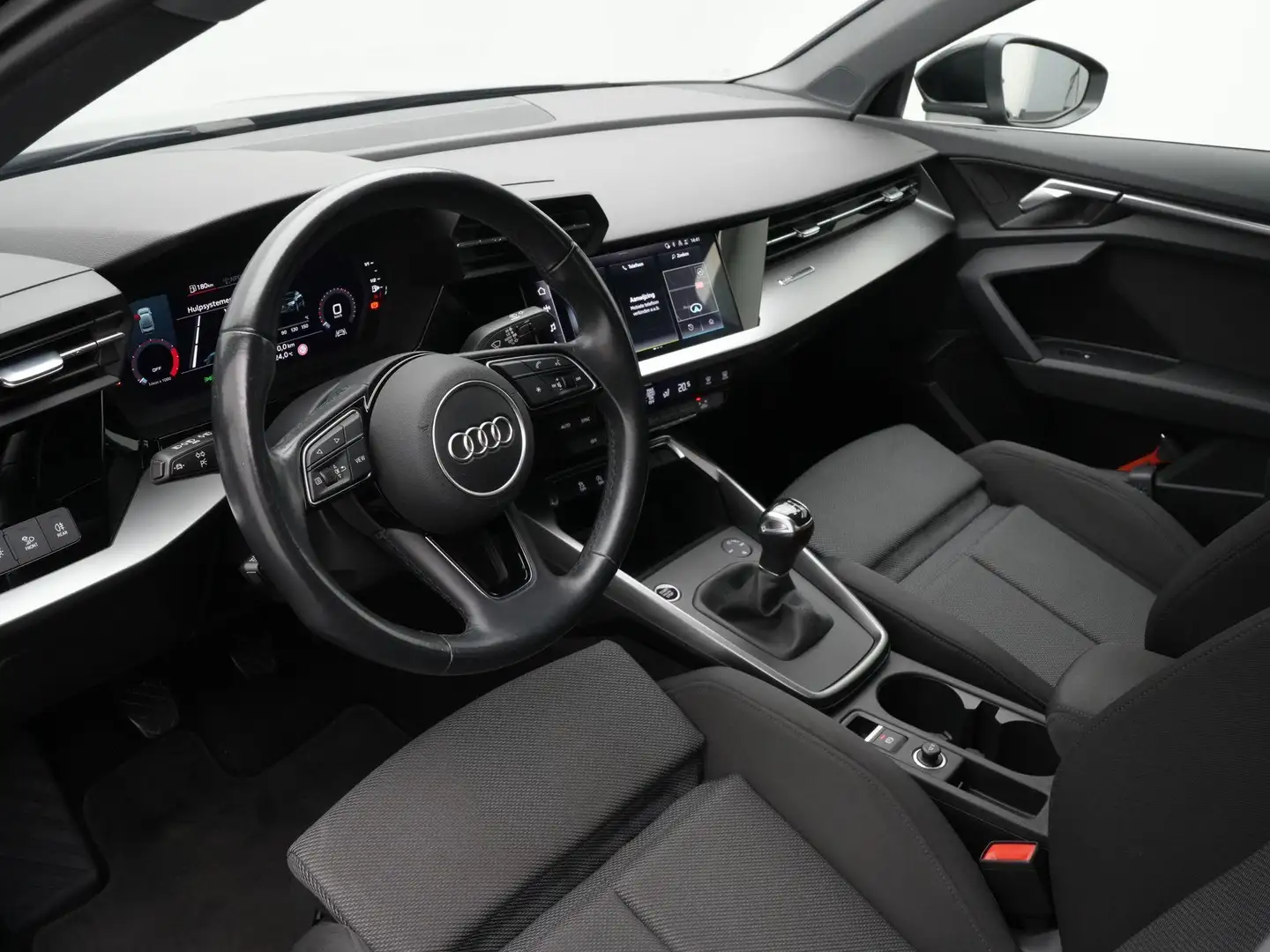 Audi A3 Limousine 30 TFSI 110 pk Business edition | LED | Negro - 2