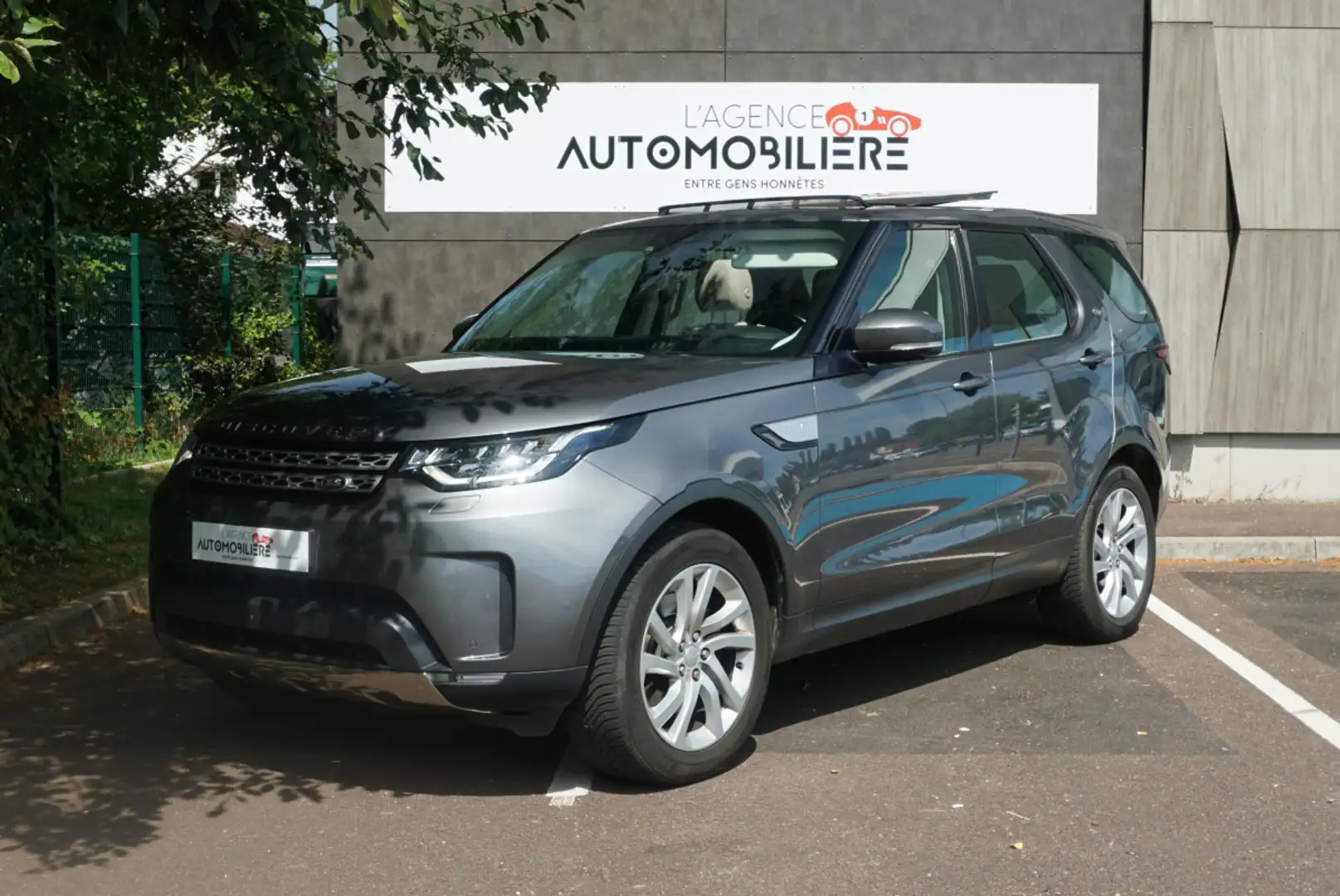 Land Rover Discovery 2.0 sd4 240 ch HSE Luxury AWD 7places Gris - 1