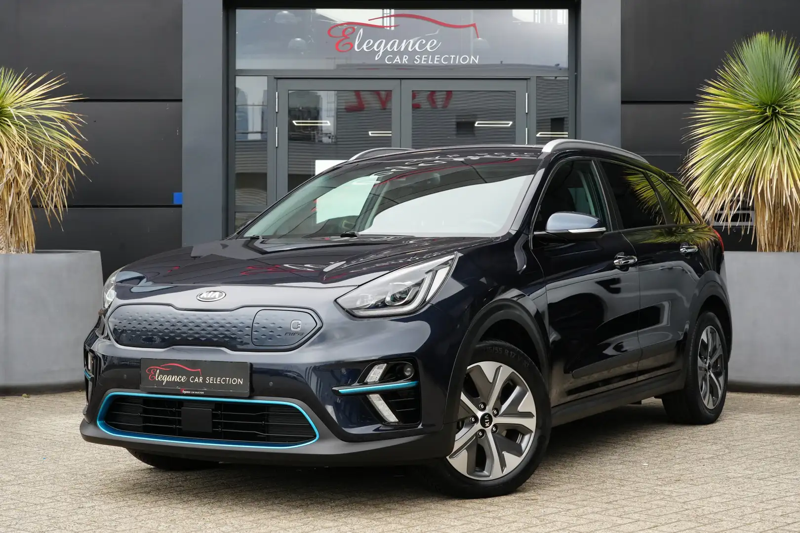 Kia e-Niro ExecutiveLine 64 kWh 204pk Stoelverwarming/JBL/Cam Синій - 1