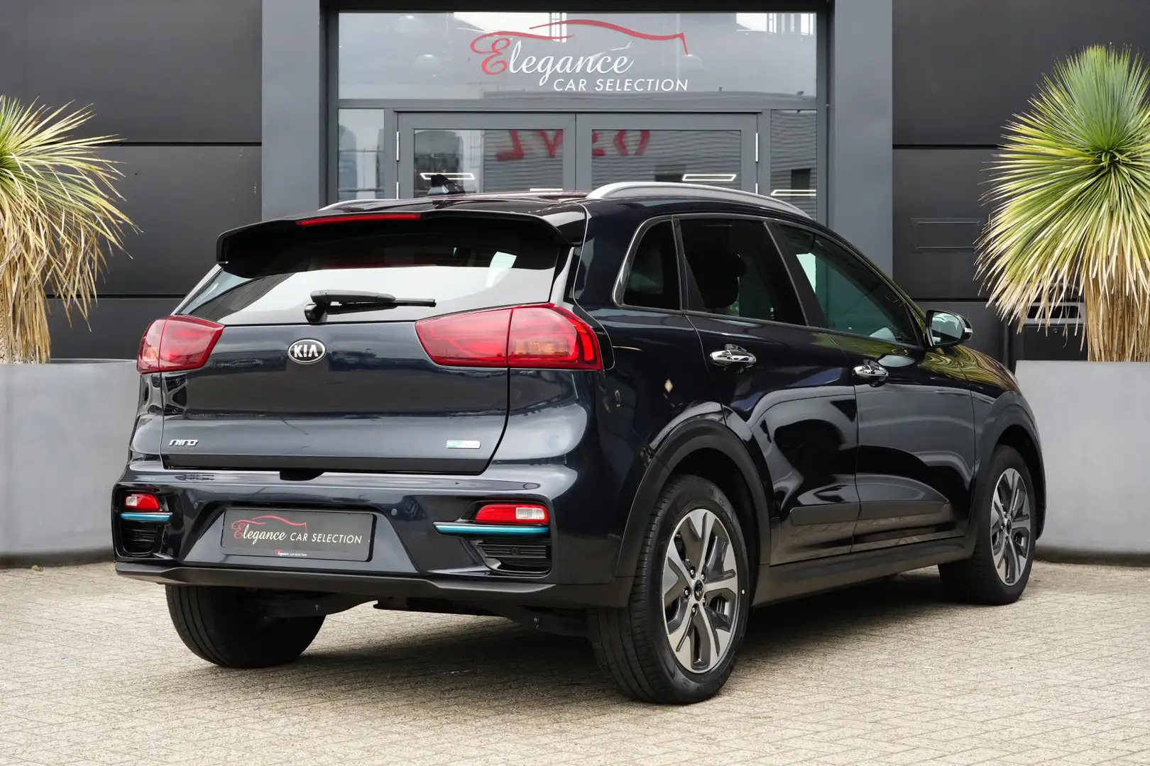 Kia e-Niro ExecutiveLine 64 kWh 204pk Stoelverwarming/JBL/Cam Blau - 2