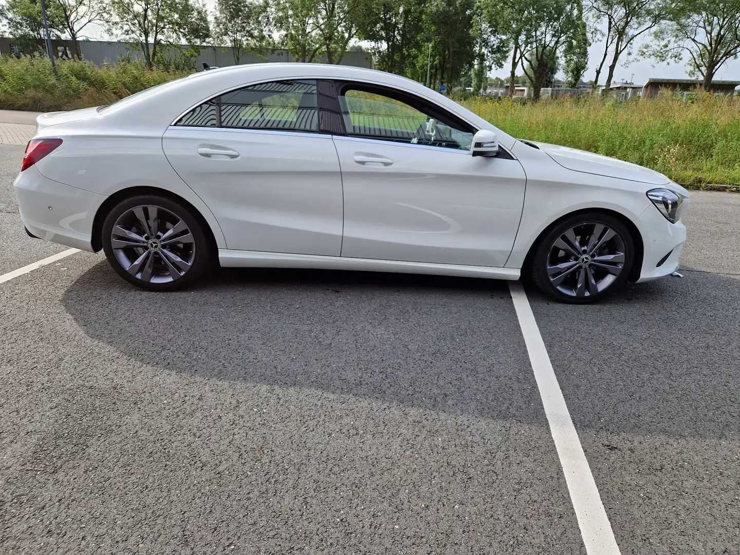 Mercedes-Benz CLA 180 Business Sol. Wit - 2