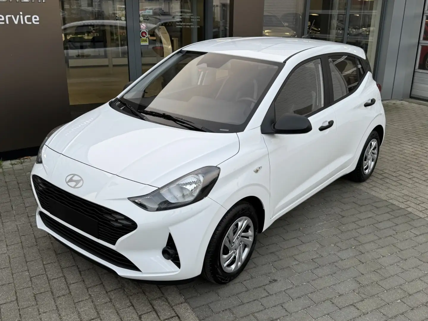 Hyundai i10 1.0 Comfort | Navigatie | Actie prijs! | Cruisecon Wit - 2