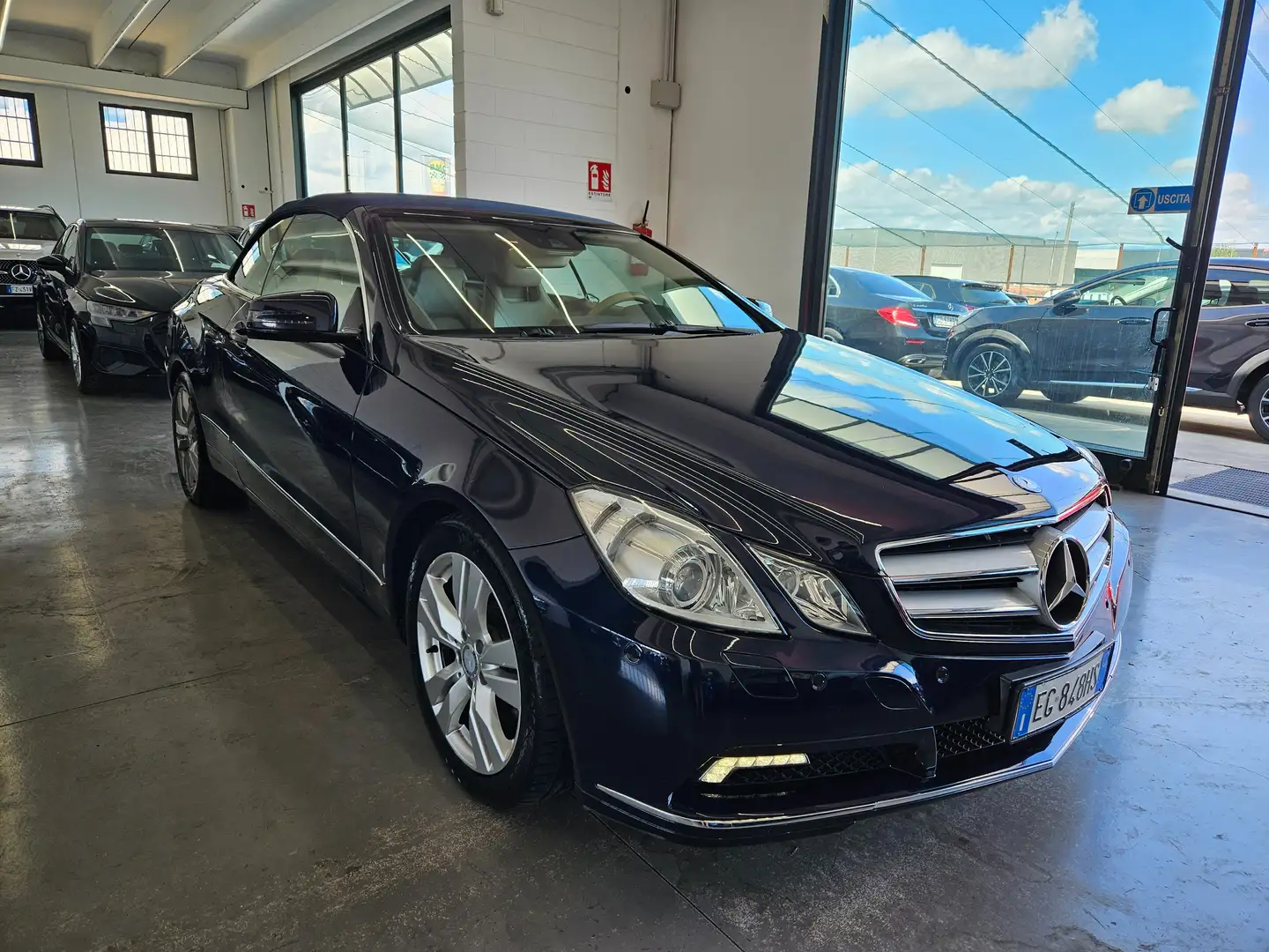 Mercedes-Benz E 250 Classe E - A207 Cabrio Cabrio cdi be Avantgarde Bleu - 1