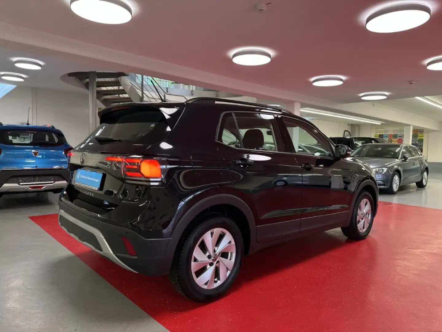 Volkswagen T-Cross Life 1.0 TSI Navi LED Travel Assist Nero - 2